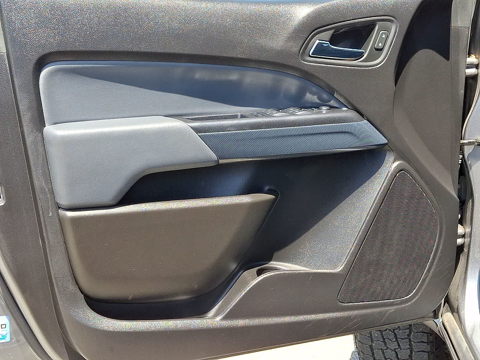 Thumbnail: 2021 Chevrolet Colorado - 14
