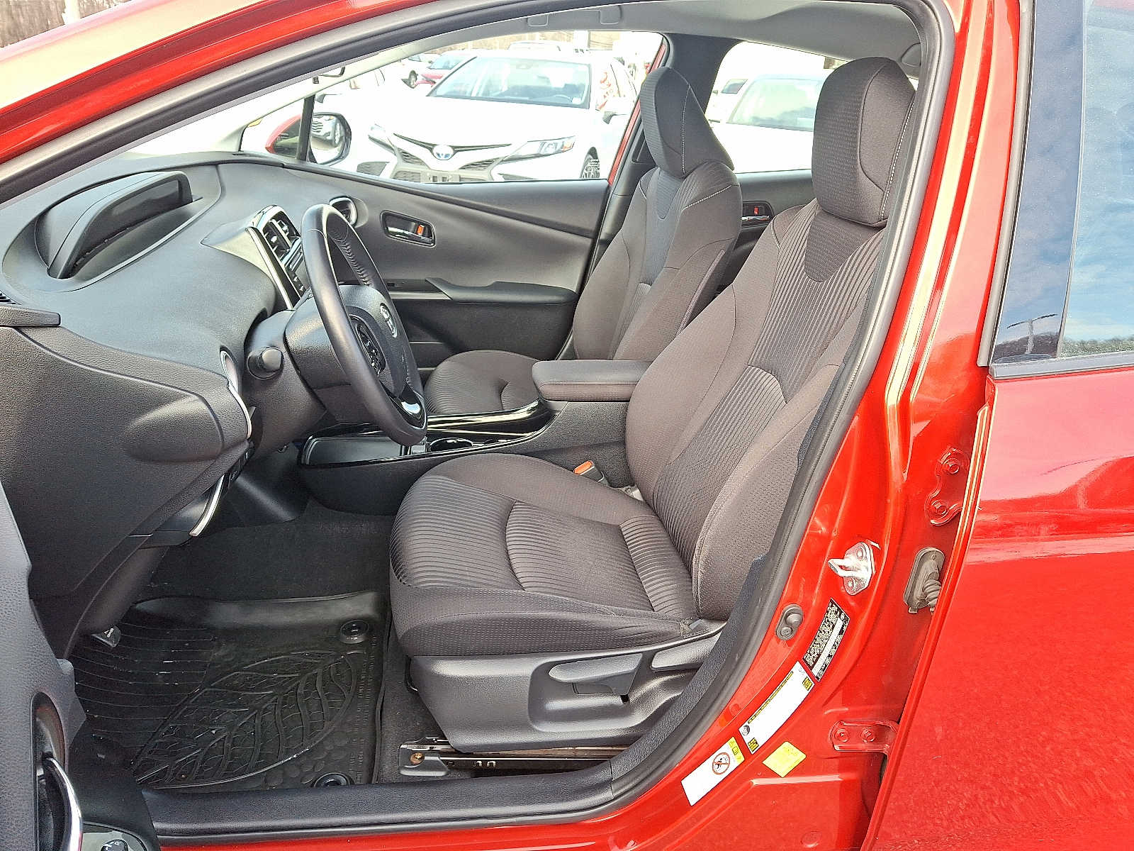 Thumbnail: 2020 Toyota Prius Prime - 16