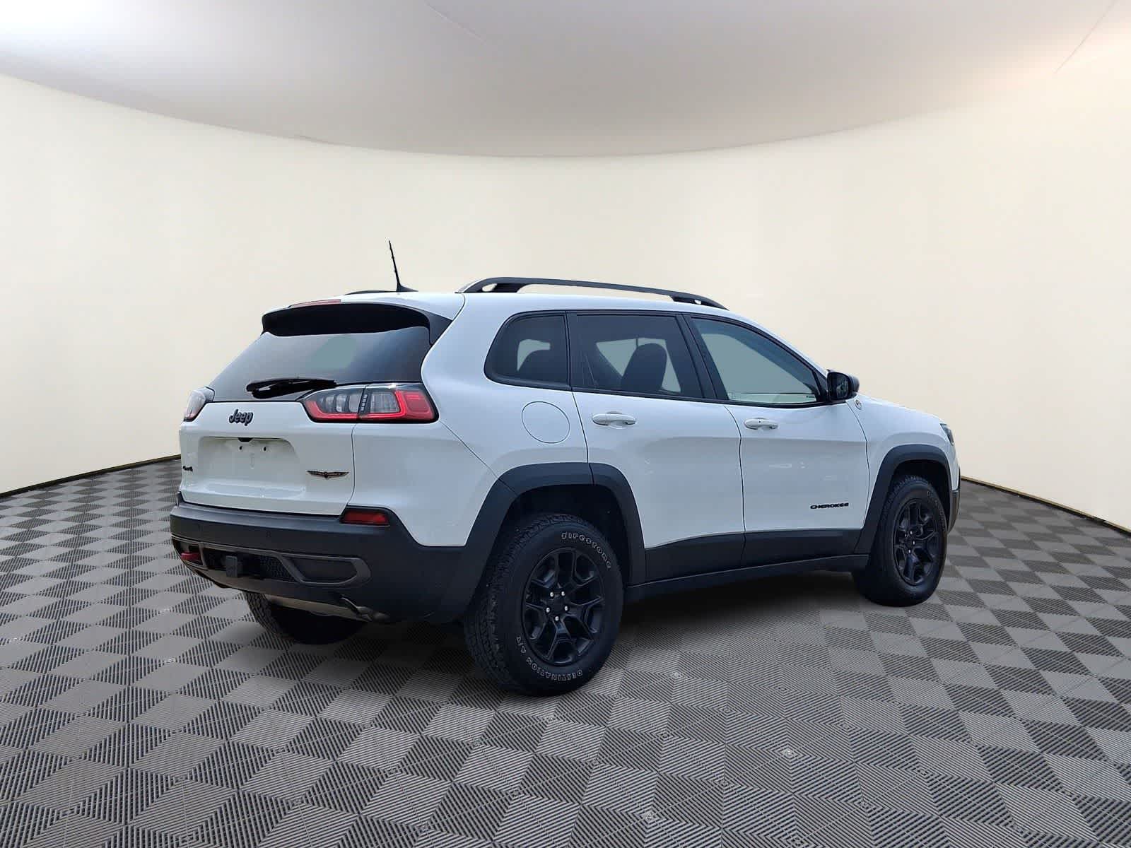 Thumbnail: 2021 Jeep Cherokee - 5