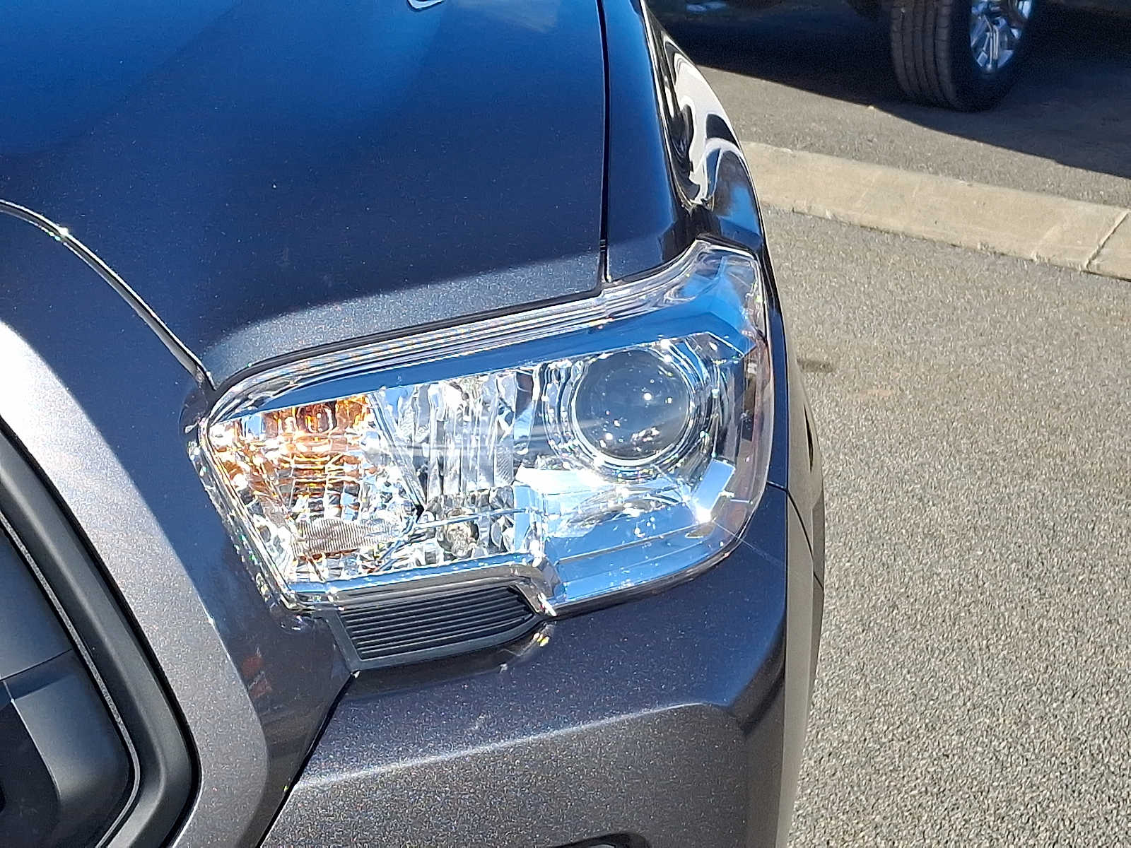 Thumbnail: 2023 Toyota Tacoma - 12