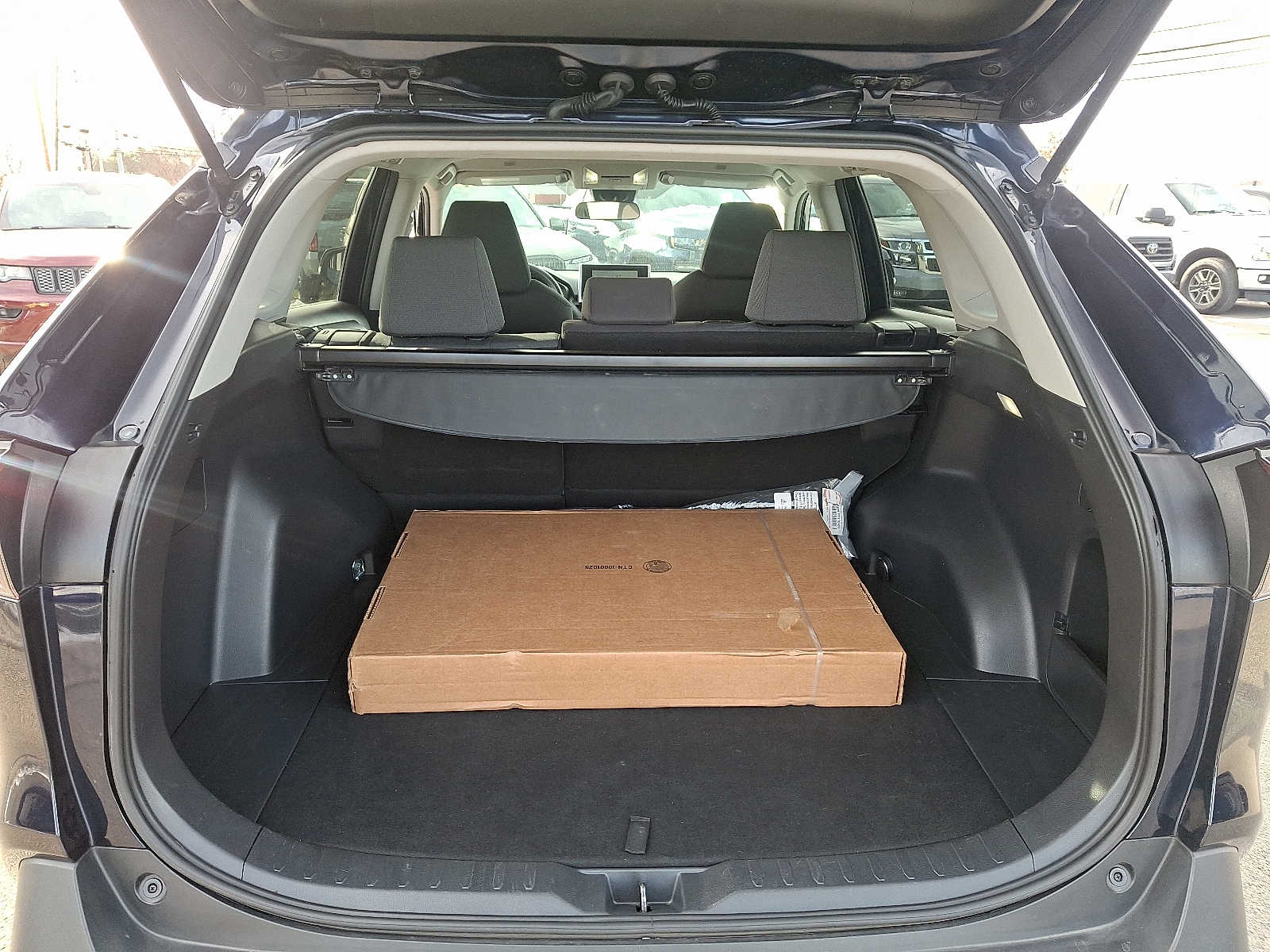 Thumbnail: 2024 Toyota RAV4 - 31