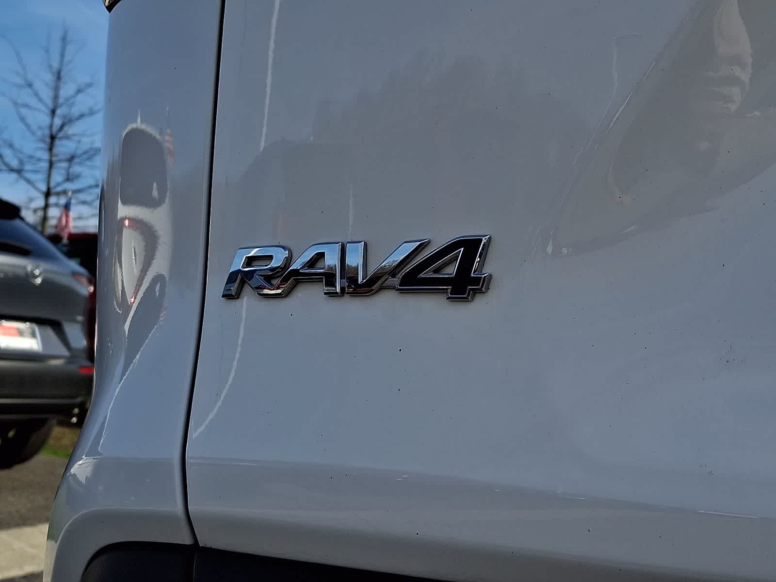 Thumbnail: 2024 Toyota RAV4 - 32