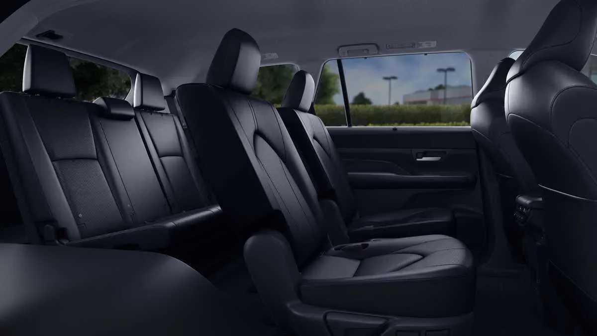Thumbnail: 2026 Toyota Grand Highlander - 2