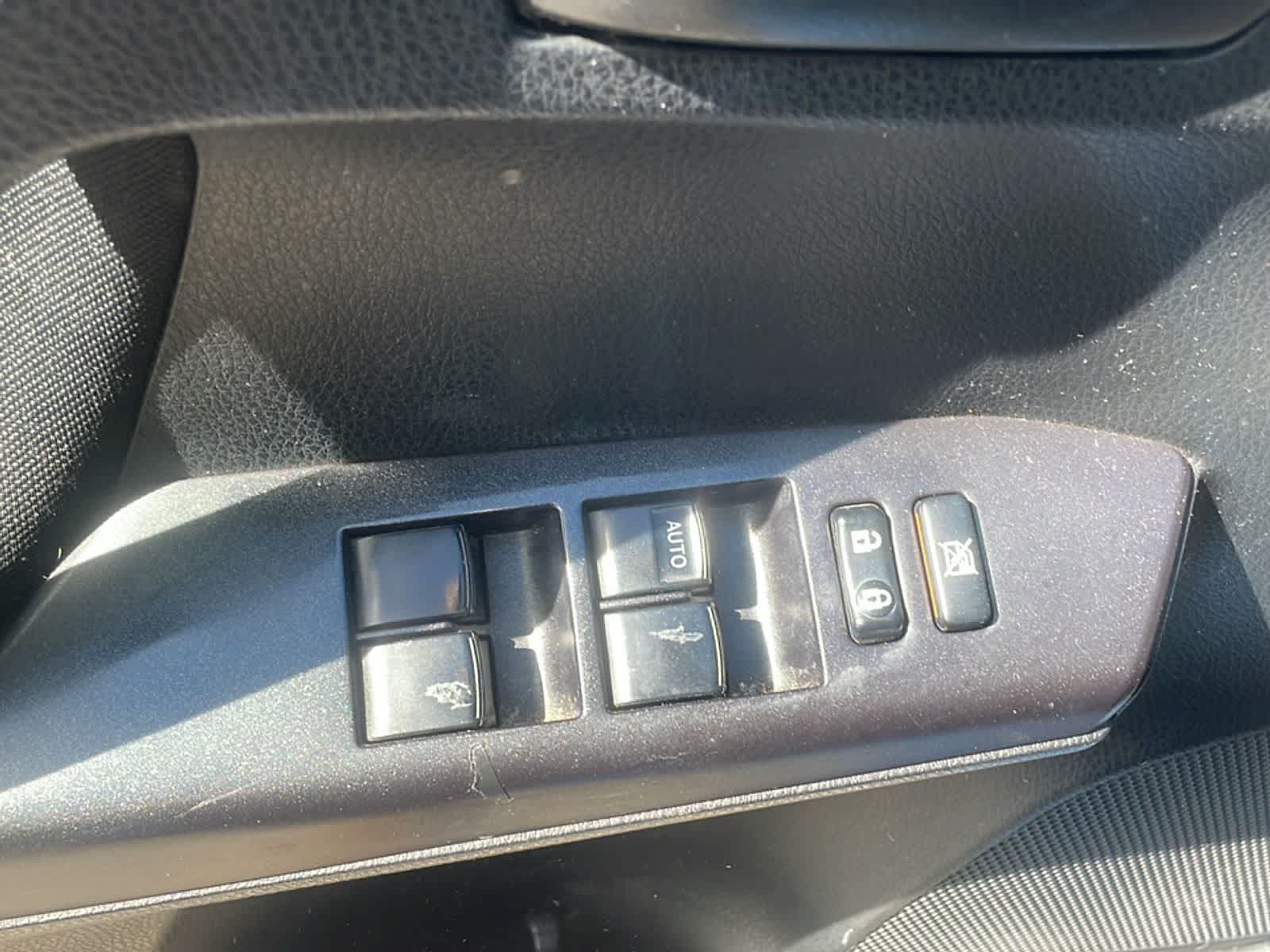 Thumbnail: 2016 Toyota RAV4 - 14