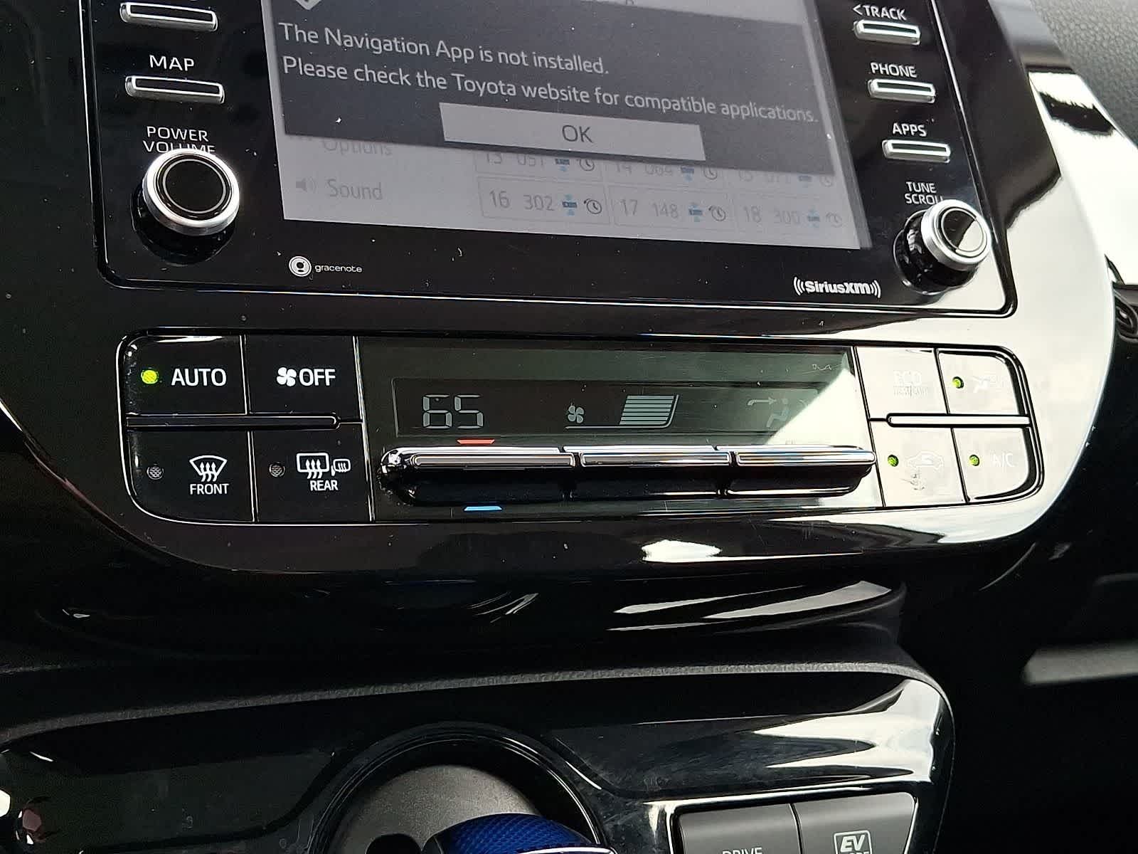 Thumbnail: 2021 Toyota Prius - 18