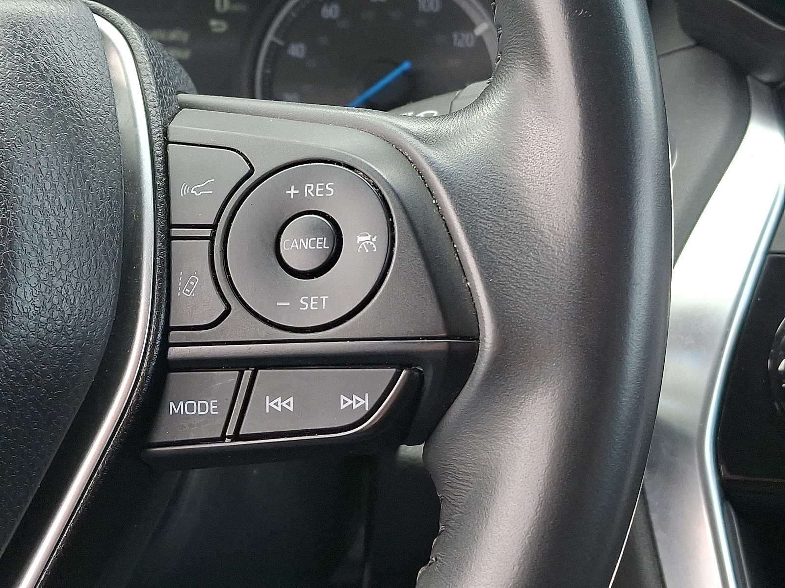 Thumbnail: 2023 Toyota Venza - 24