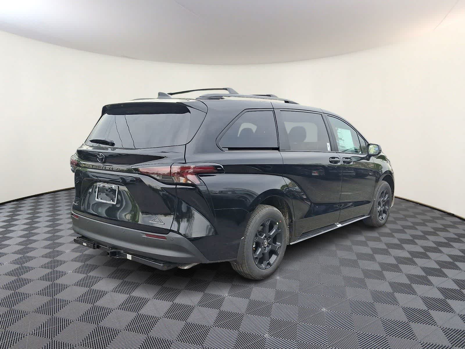 Thumbnail: 2026 Toyota Sienna - 4