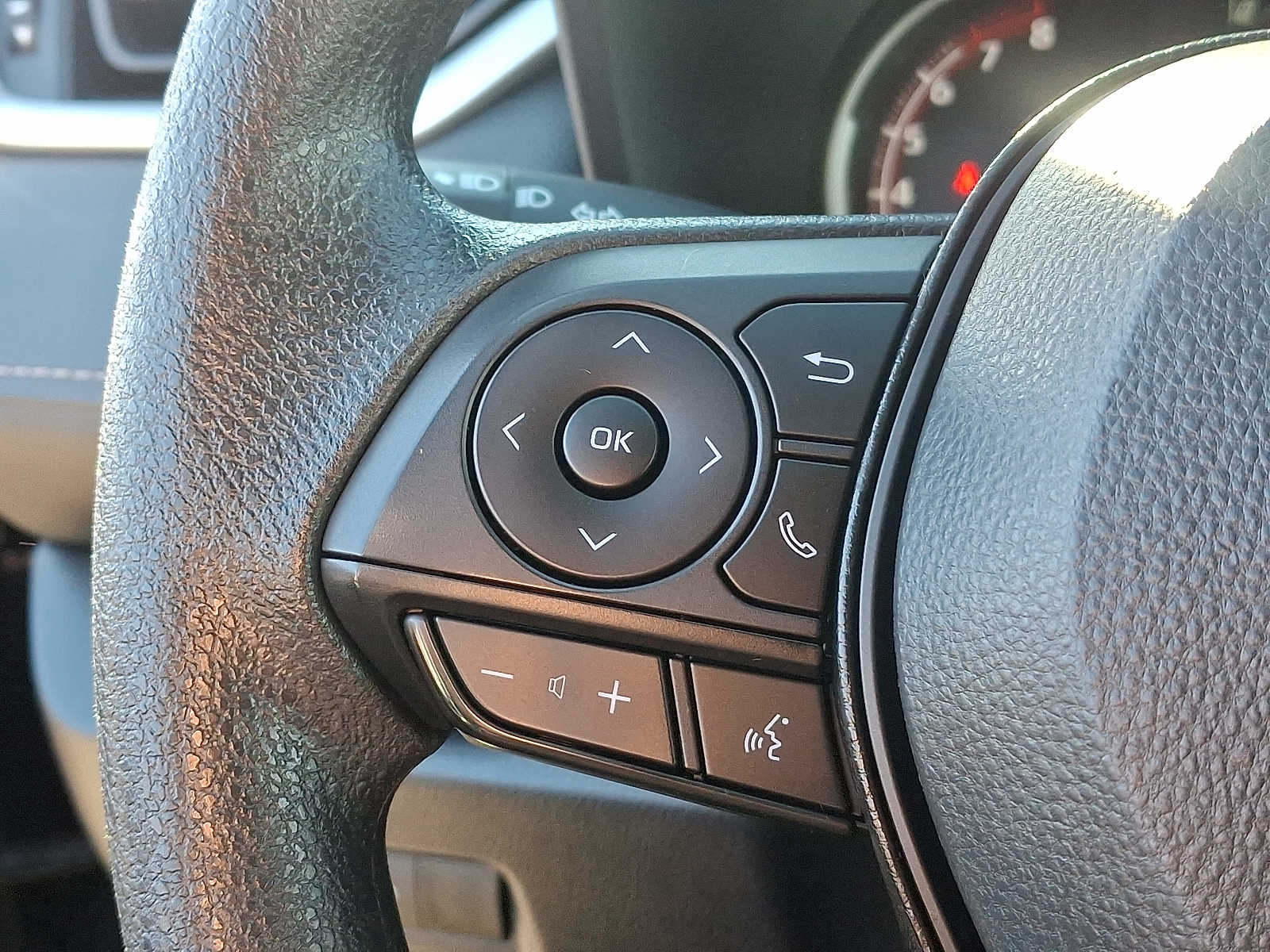 Thumbnail: 2025 Toyota RAV4 - 23