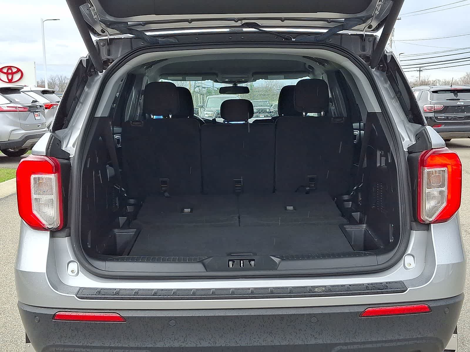 Thumbnail: 2022 Ford Explorer - 28