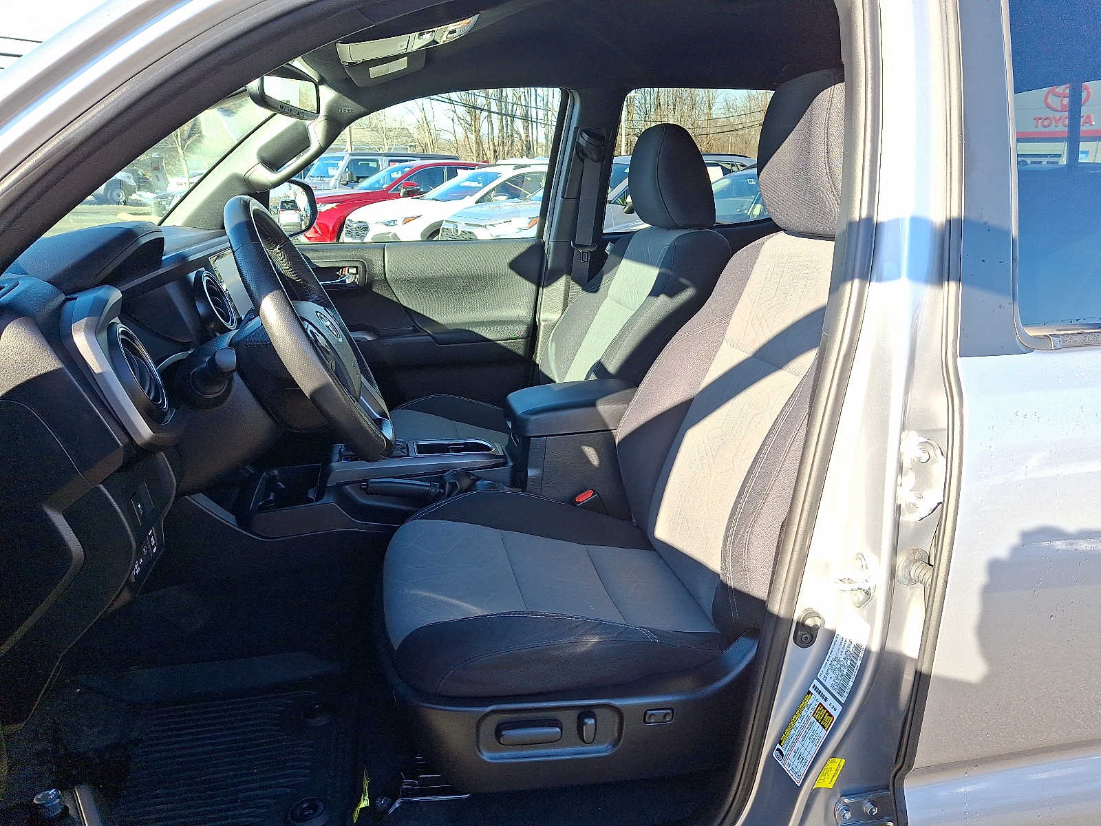 Thumbnail: 2021 Toyota Tacoma - 16