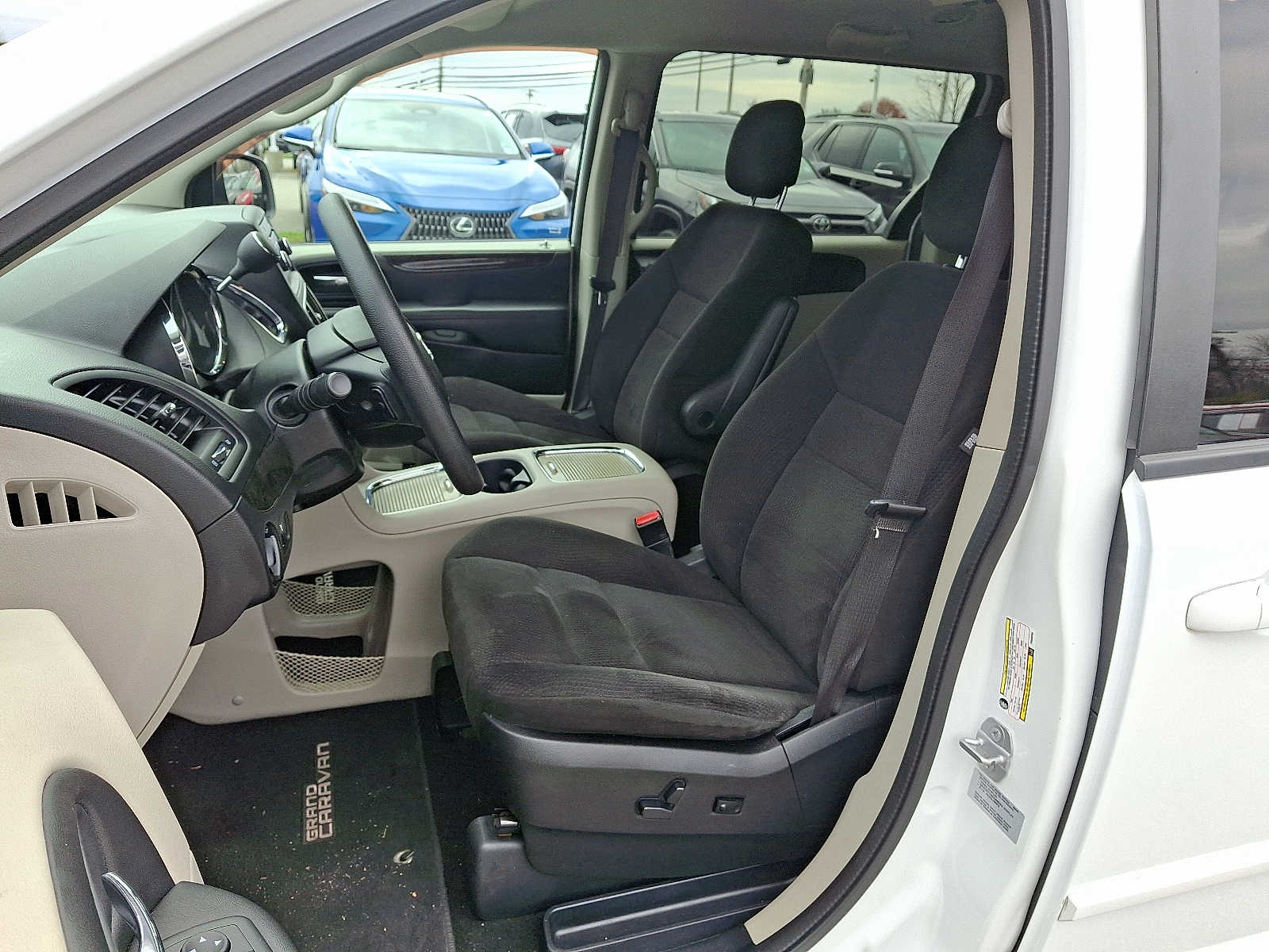 Thumbnail: 2015 Dodge Grand Caravan - 16