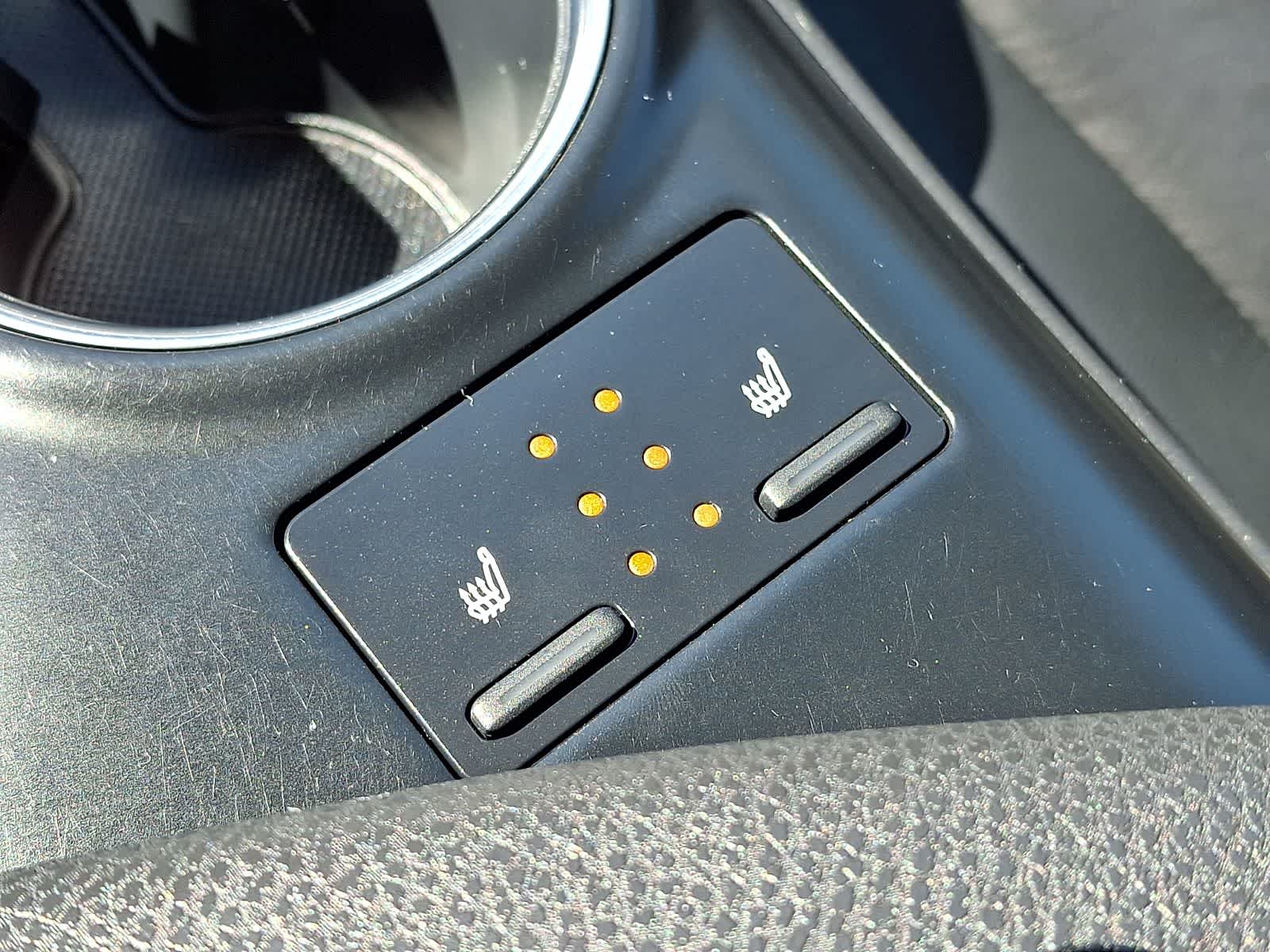 Thumbnail: 2020 Toyota Camry - 29