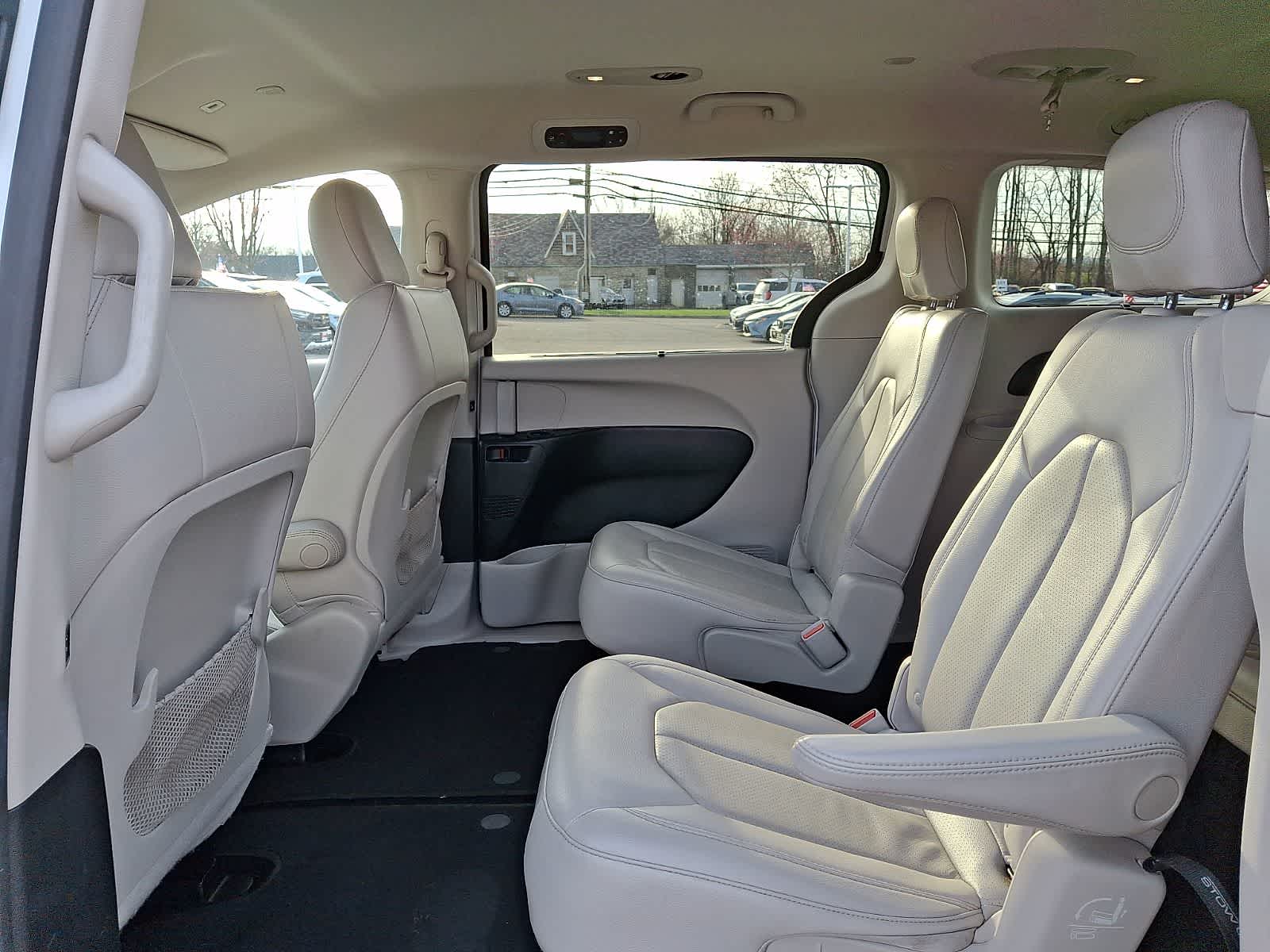 Thumbnail: 2019 Chrysler Pacifica - 11