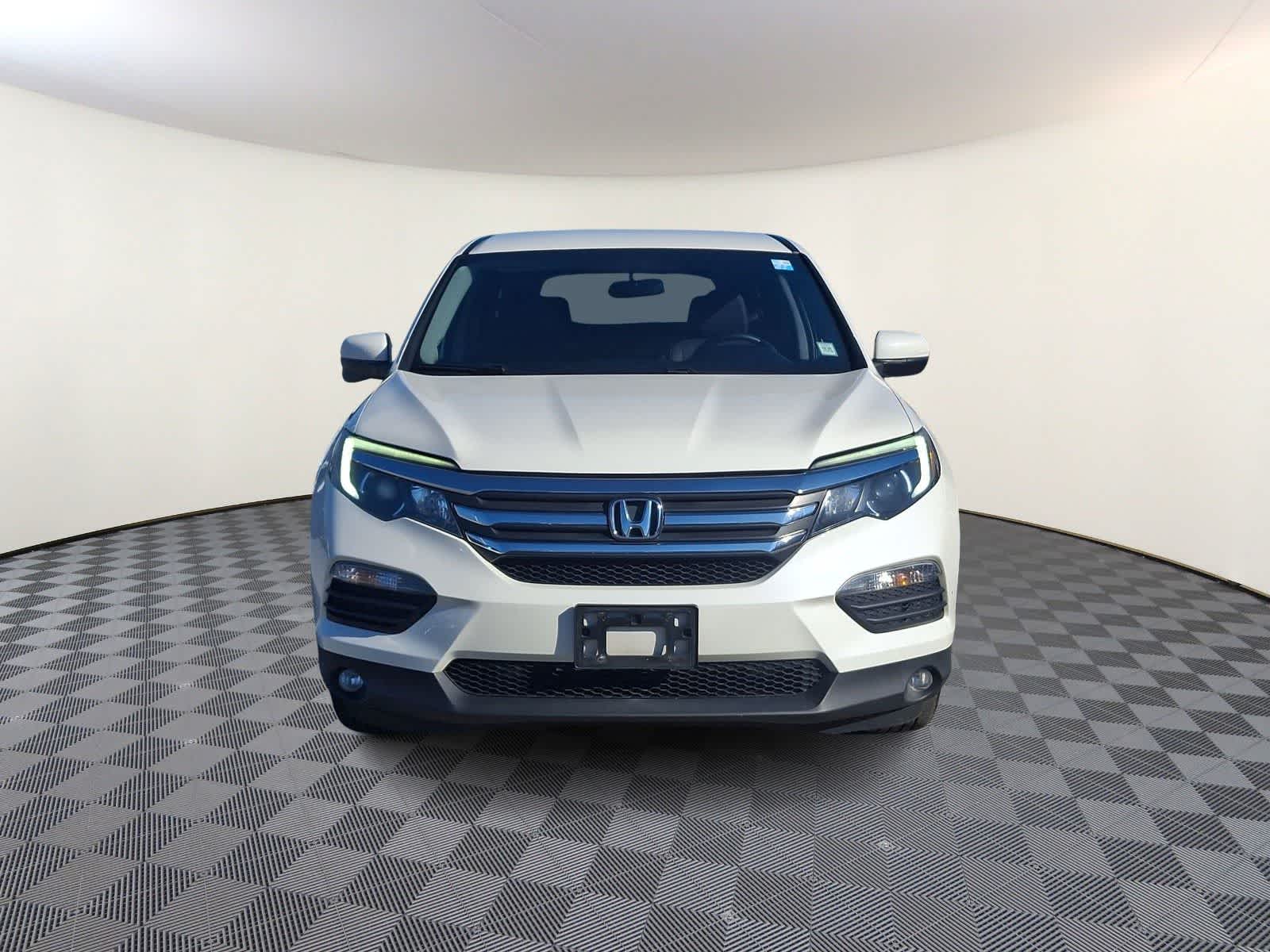 Thumbnail: 2018 Honda Pilot - 3