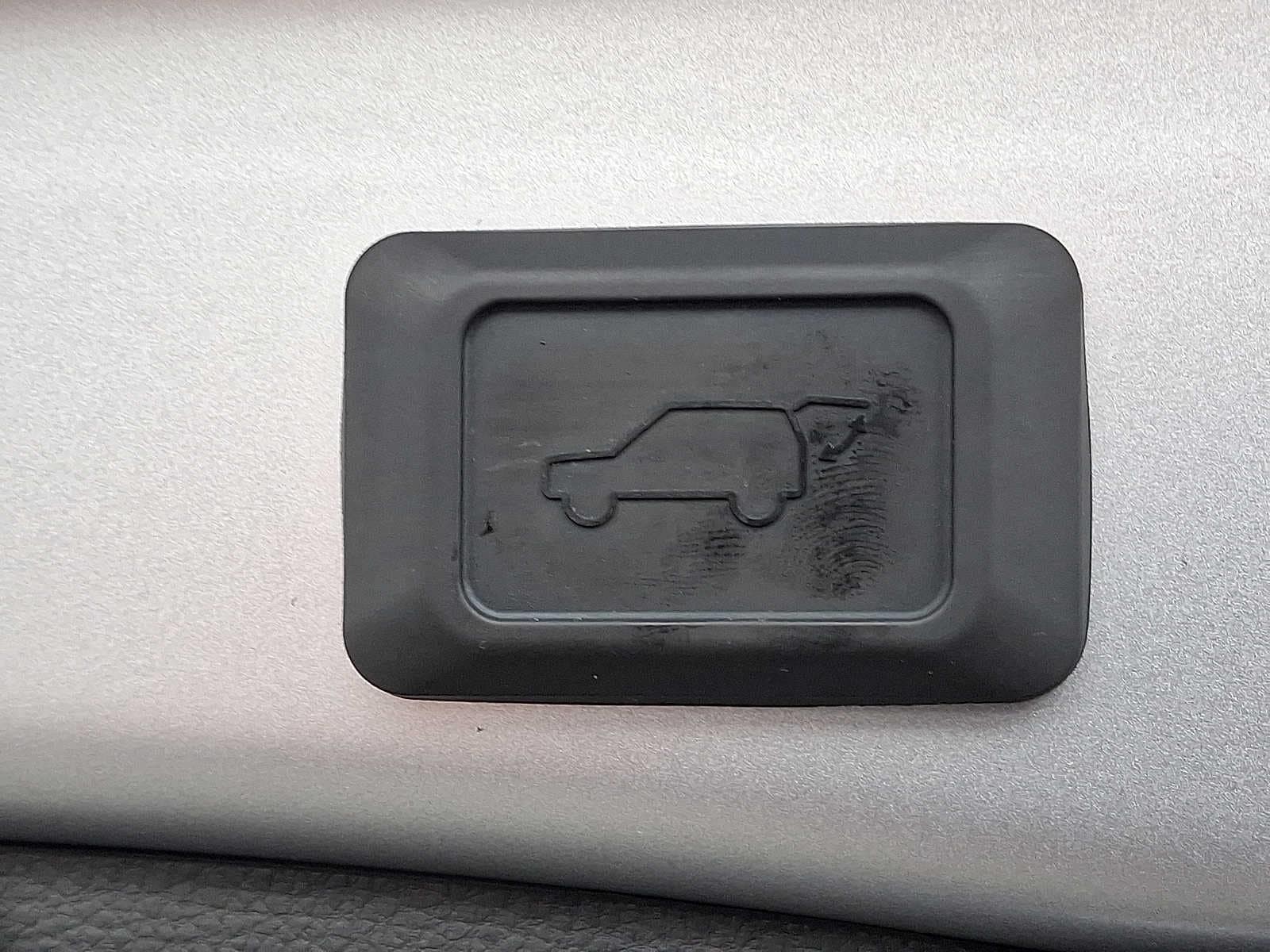 Thumbnail: 2023 Toyota RAV4 - 32