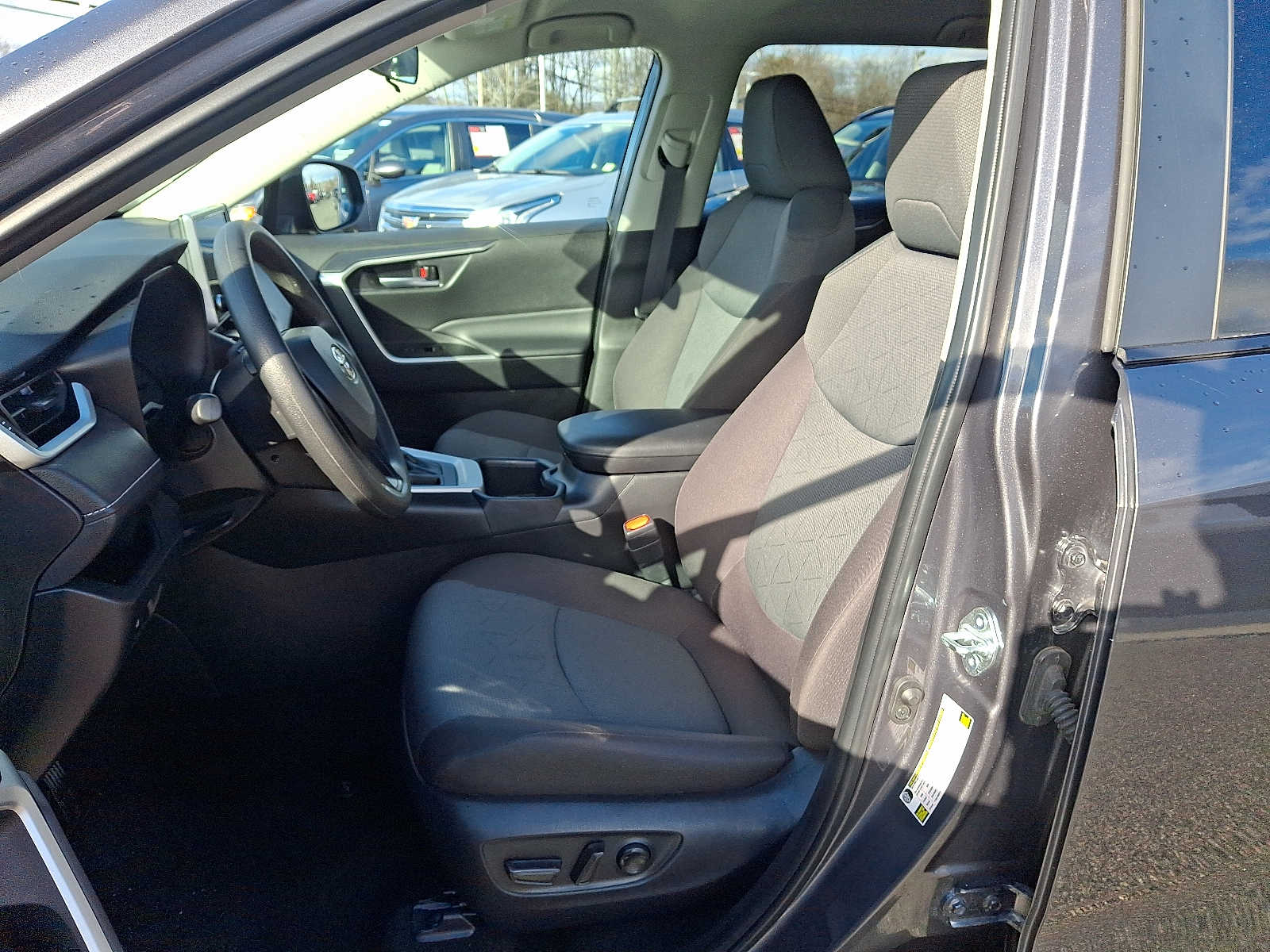 Thumbnail: 2025 Toyota RAV4 - 16