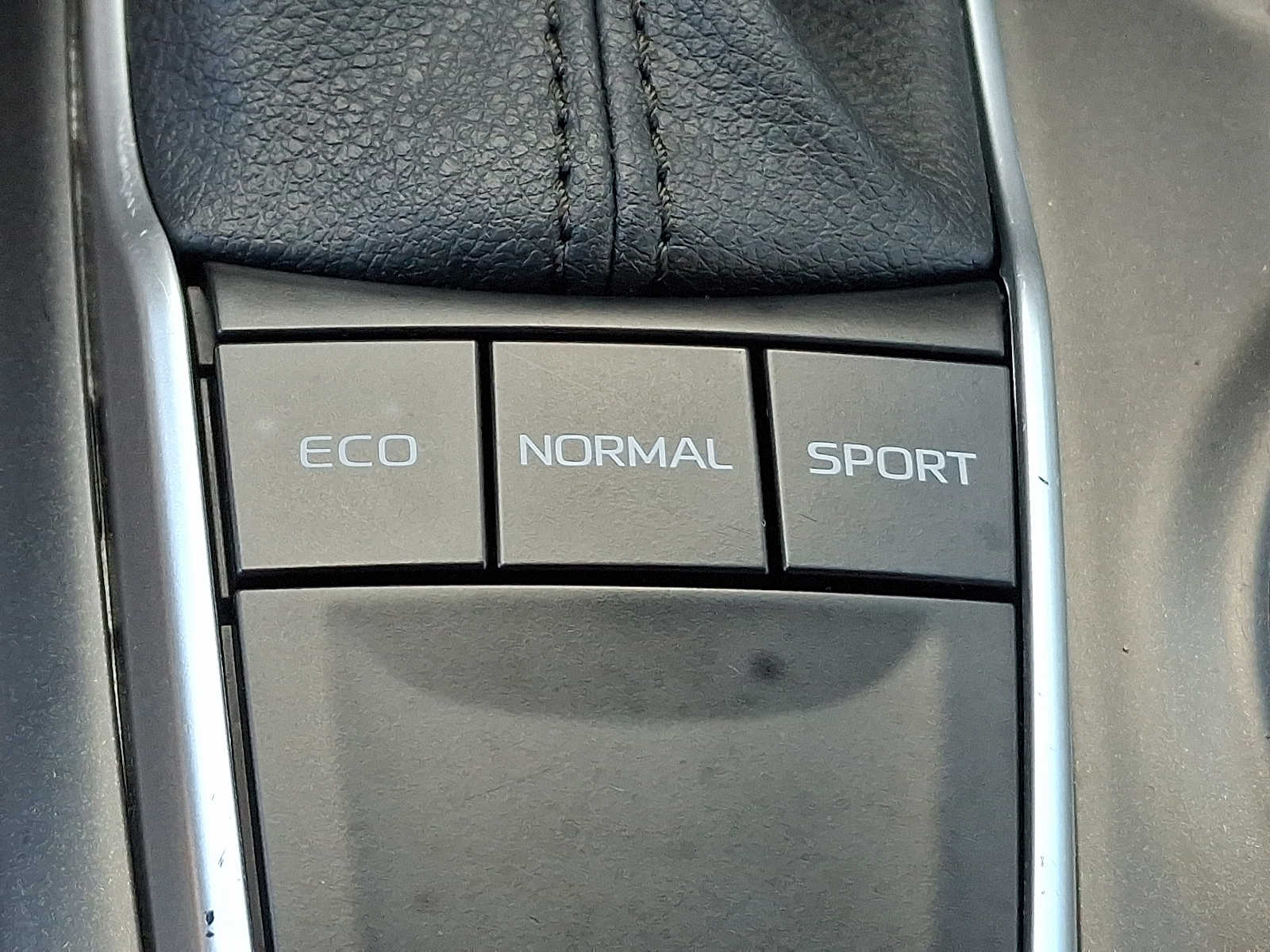 Thumbnail: 2023 Toyota Camry - 21