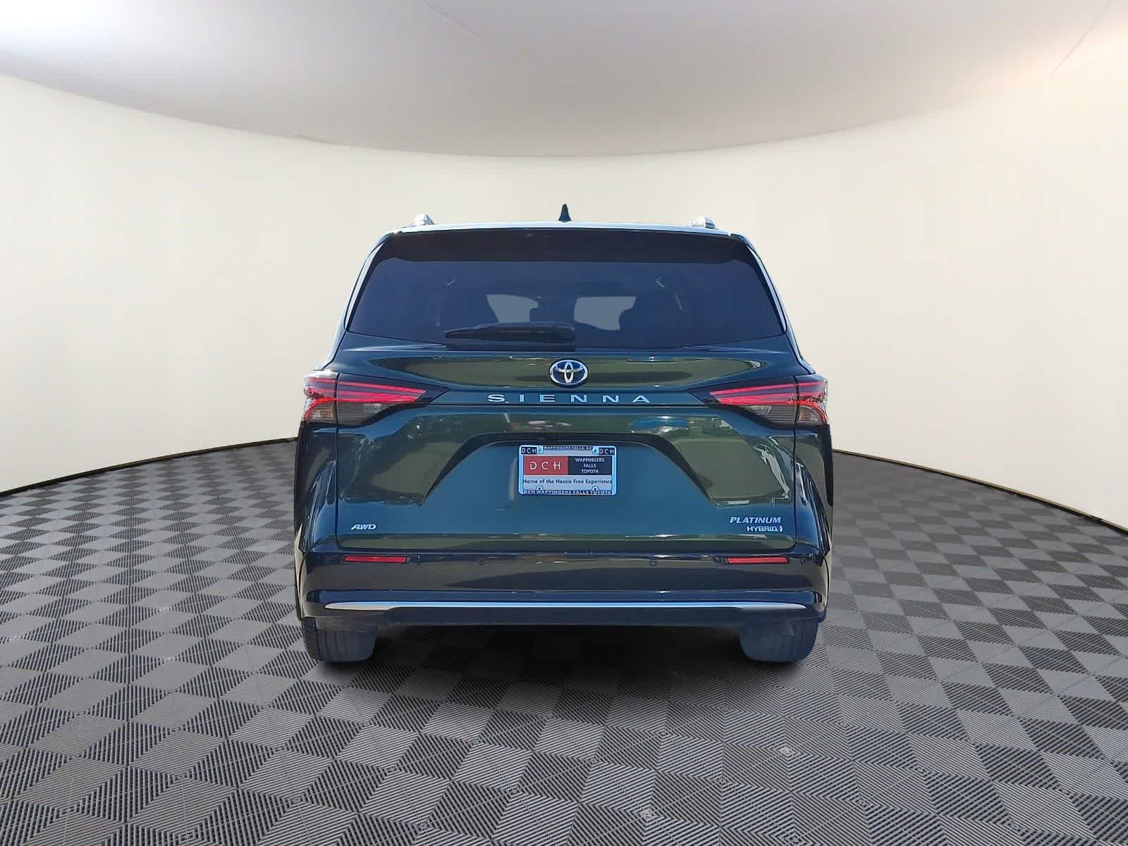 Thumbnail: 2023 Toyota Sienna - 7