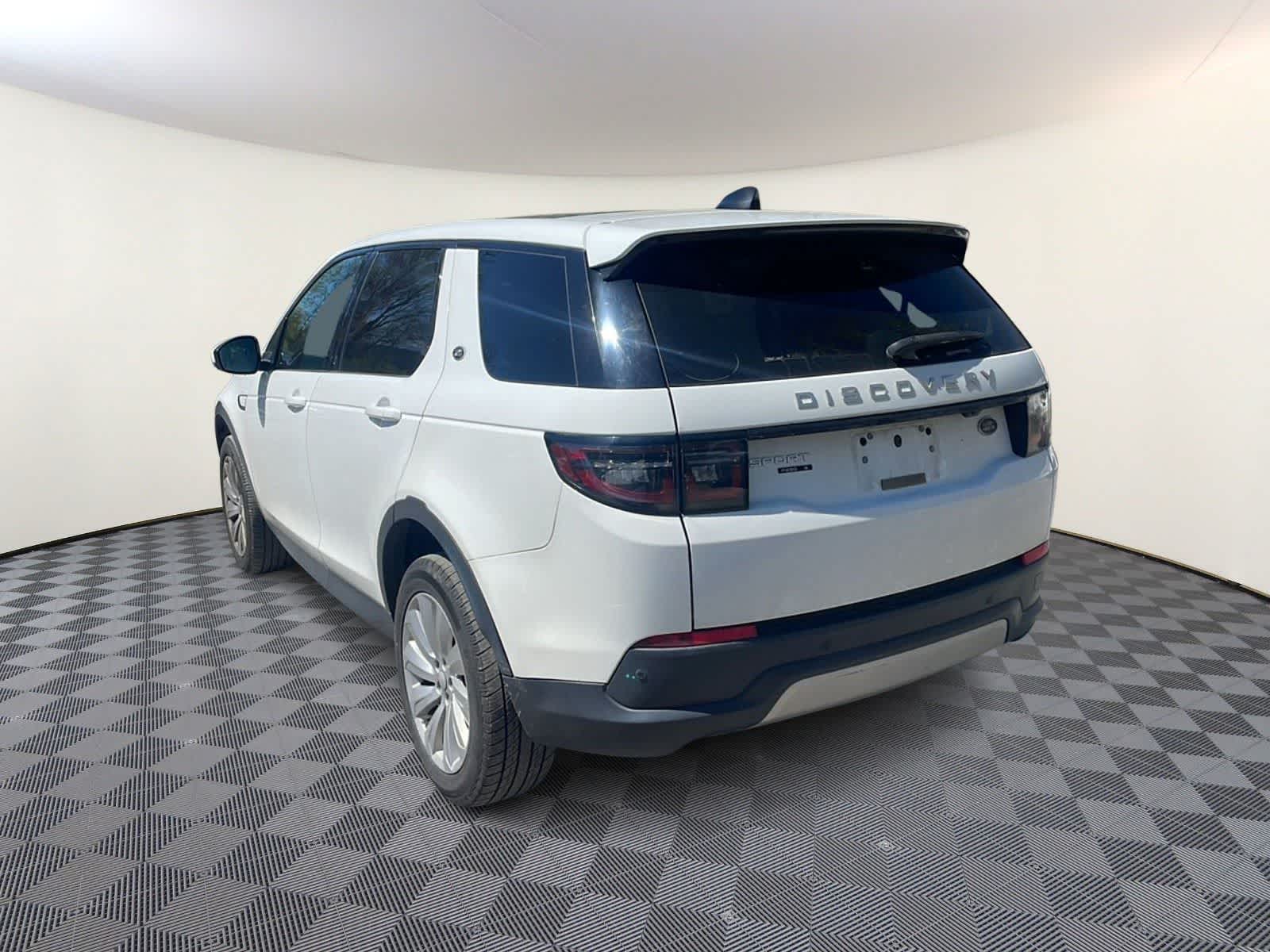 Thumbnail: 2020 Land Rover Discovery Sport - 5