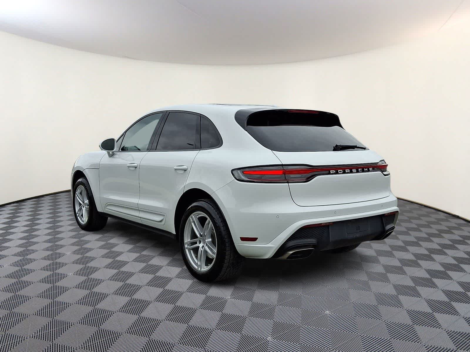 Thumbnail: 2022 Porsche Macan - 7