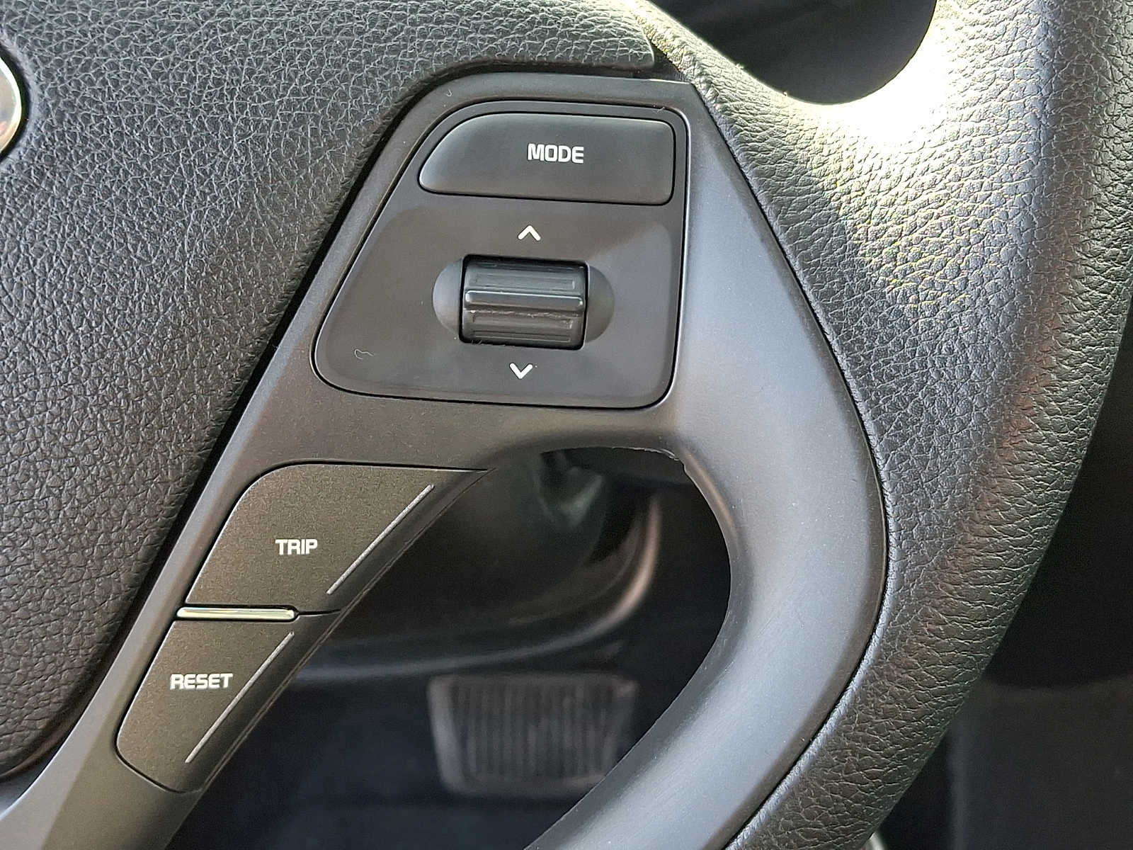 Thumbnail: 2017 Kia Forte - 21