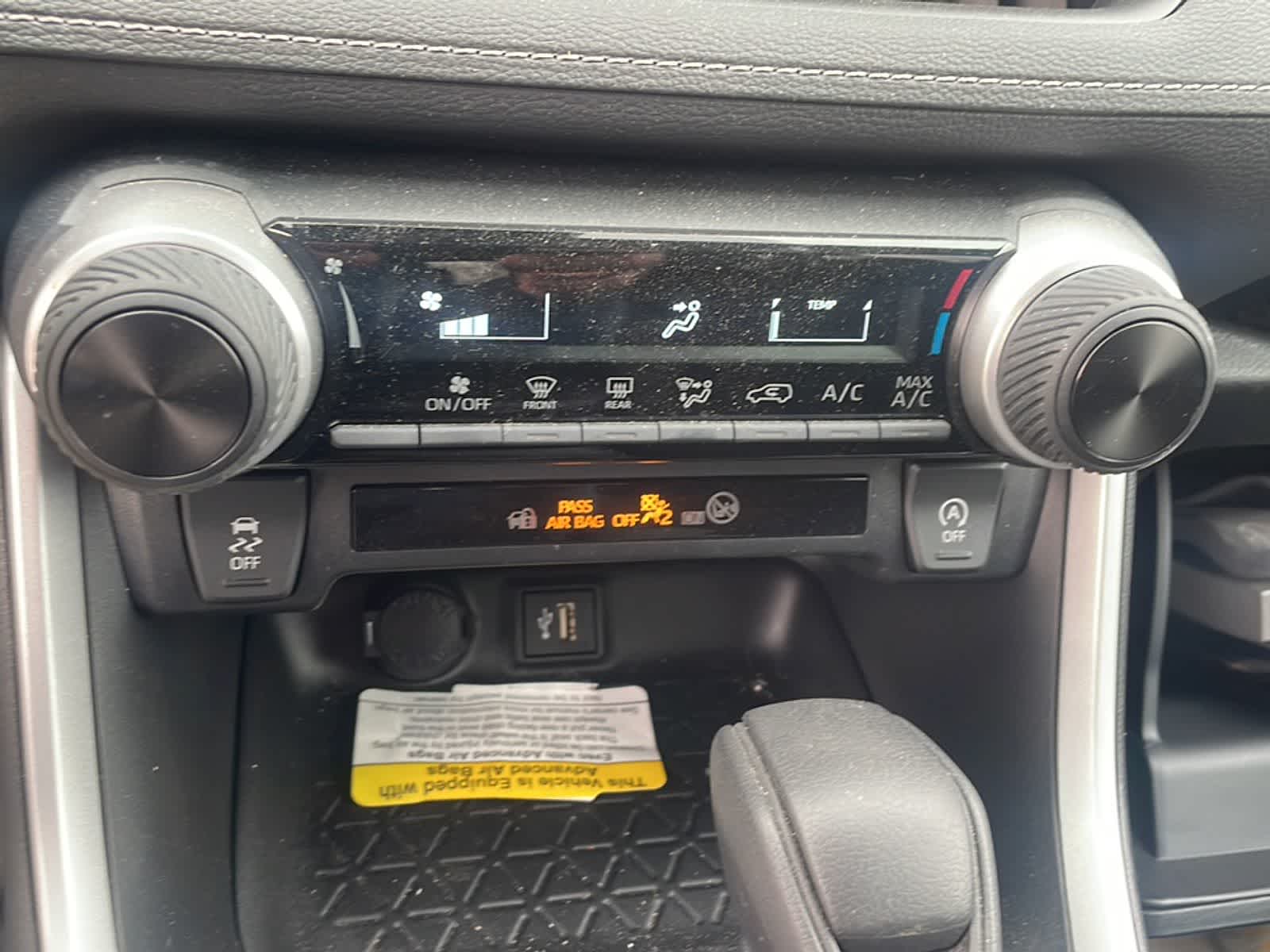 Thumbnail: 2023 Toyota RAV4 - 18