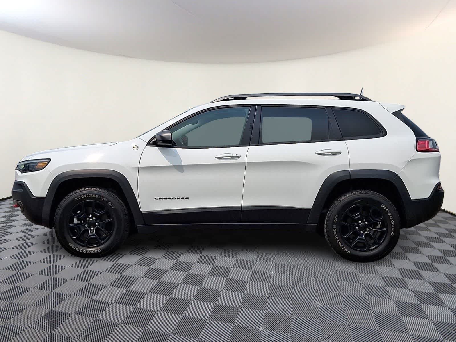 Thumbnail: 2021 Jeep Cherokee - 8