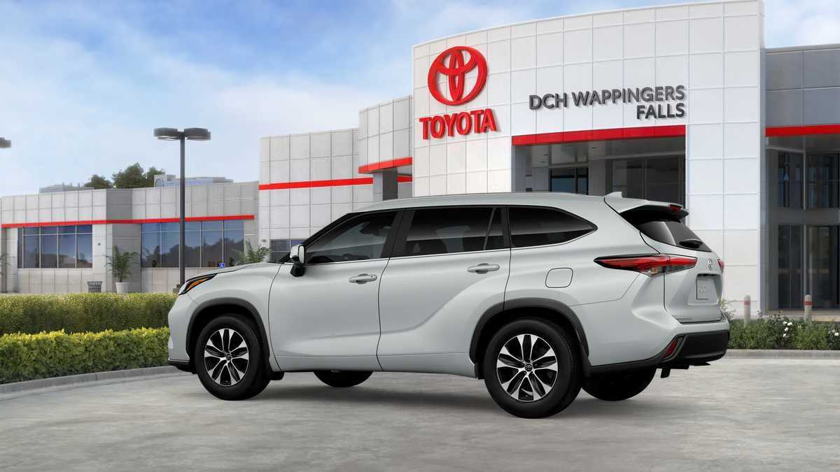 Thumbnail: 2026 Toyota Highlander - 7