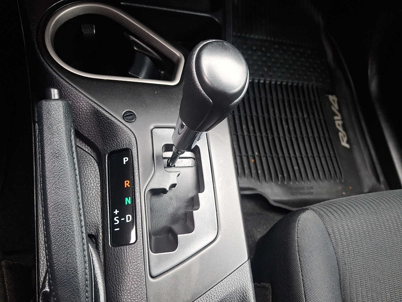 Thumbnail: 2017 Toyota RAV4 - 16