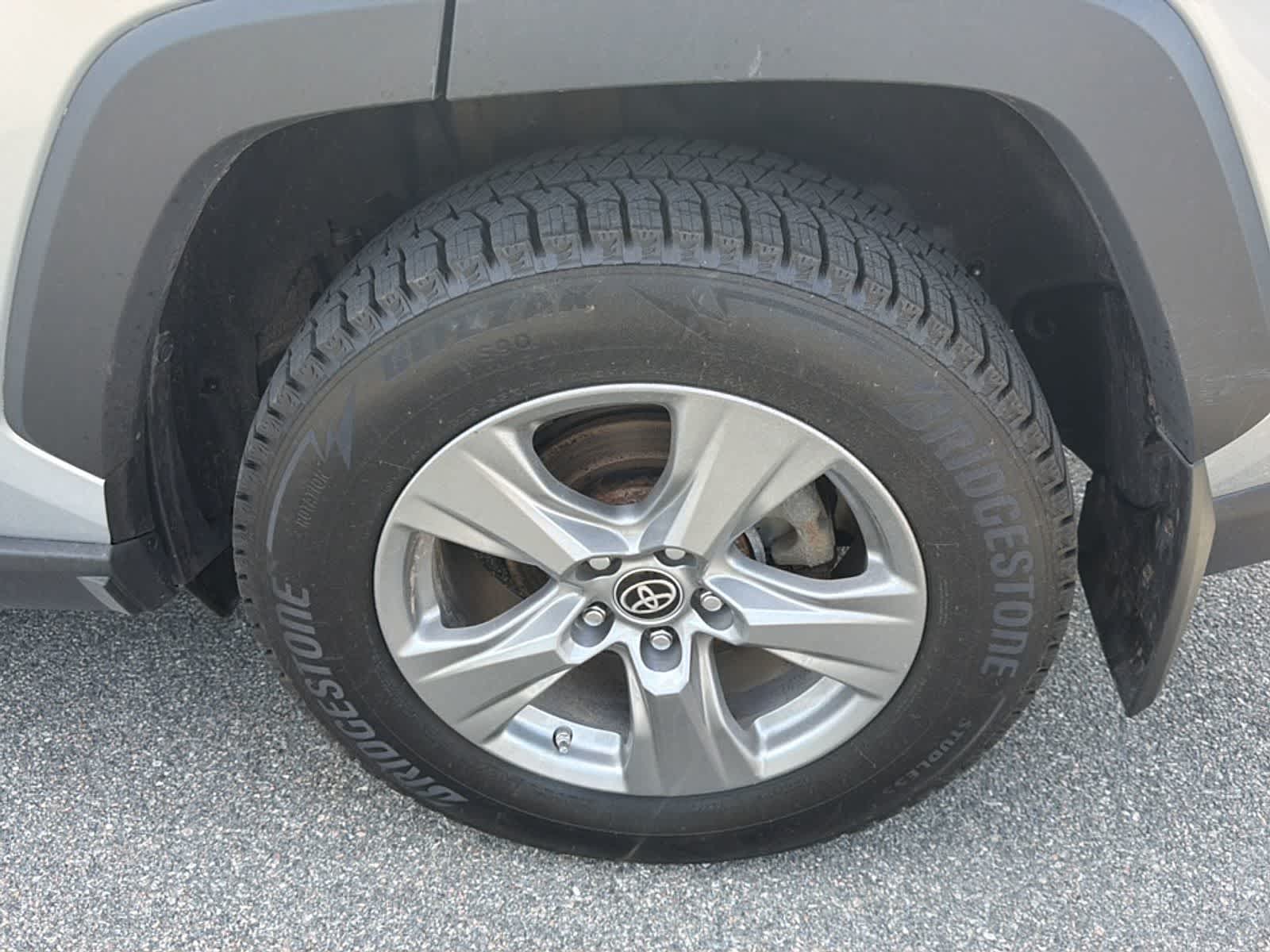 Thumbnail: 2023 Toyota RAV4 - 22