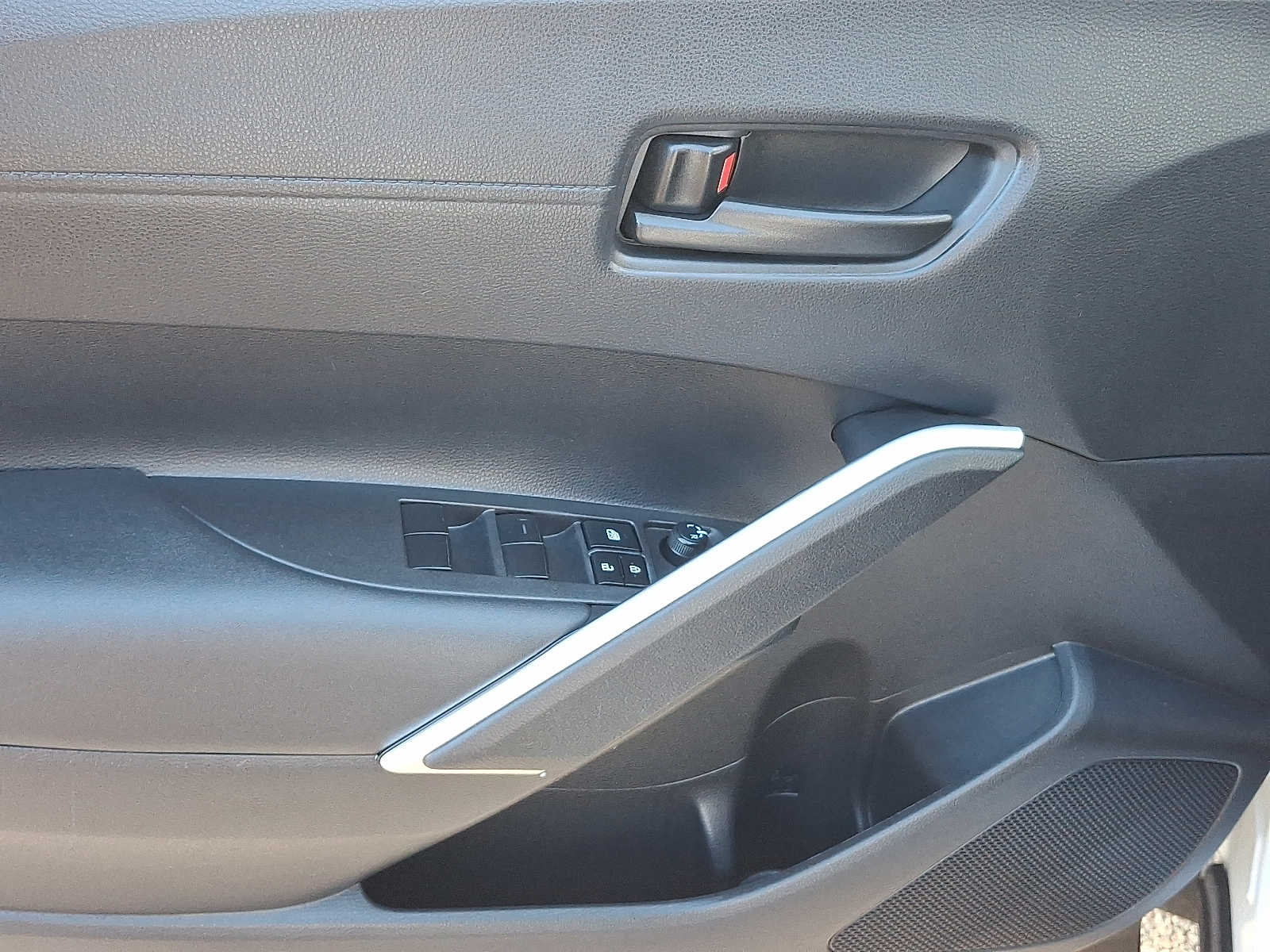 Thumbnail: 2022 Toyota Corolla Cross - 15