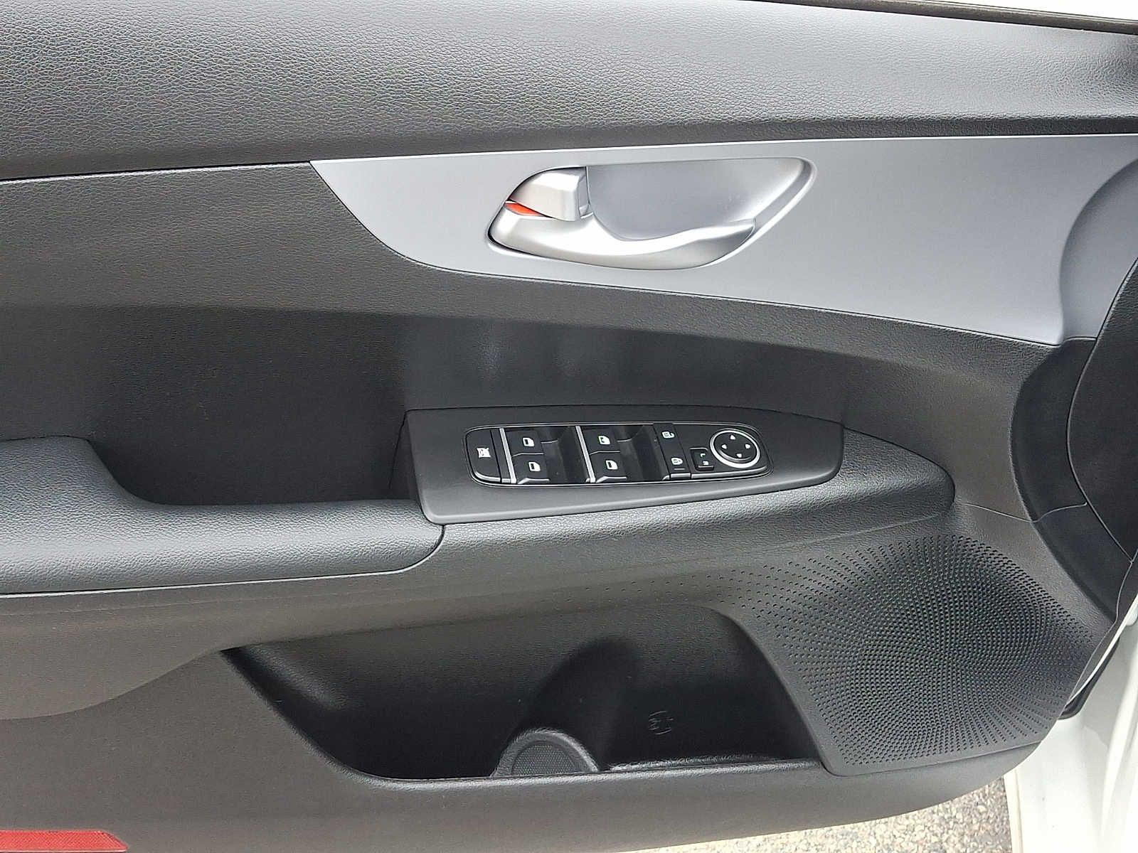 Thumbnail: 2023 Kia Forte - 13