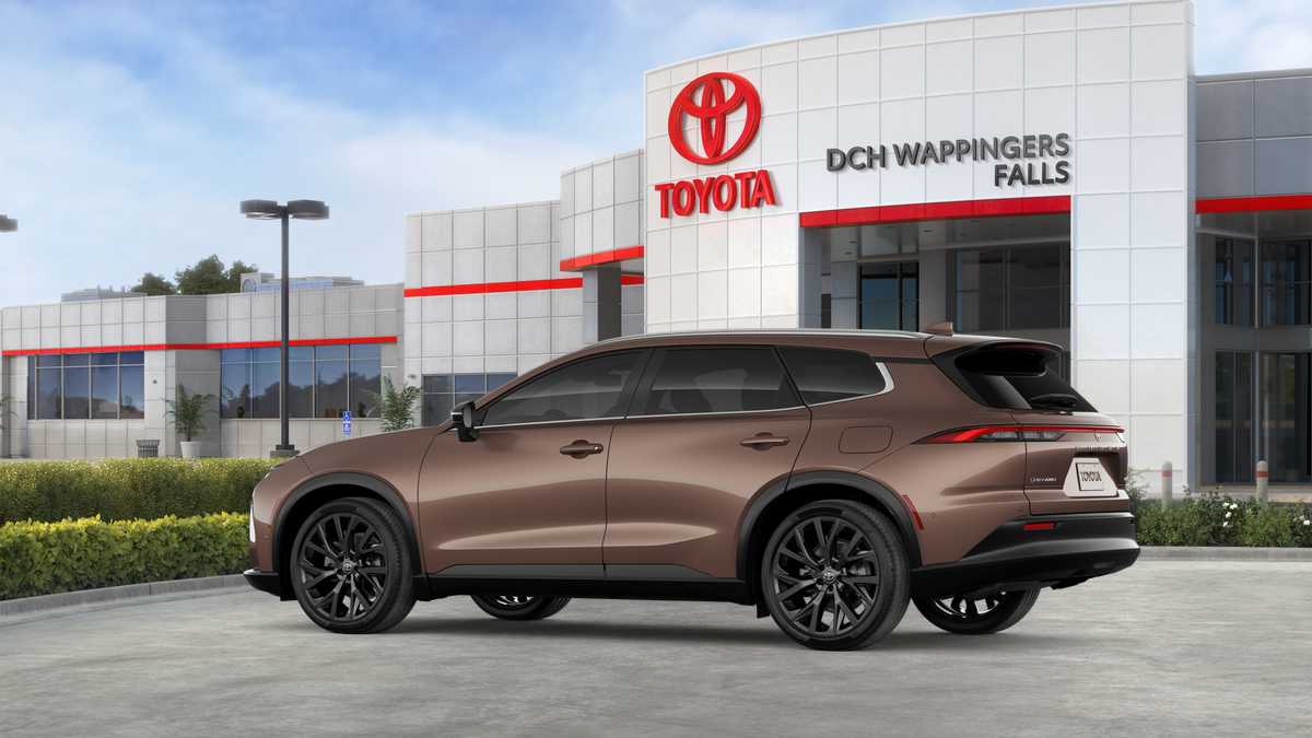 Thumbnail: 2026 Toyota Crown Signia - 7