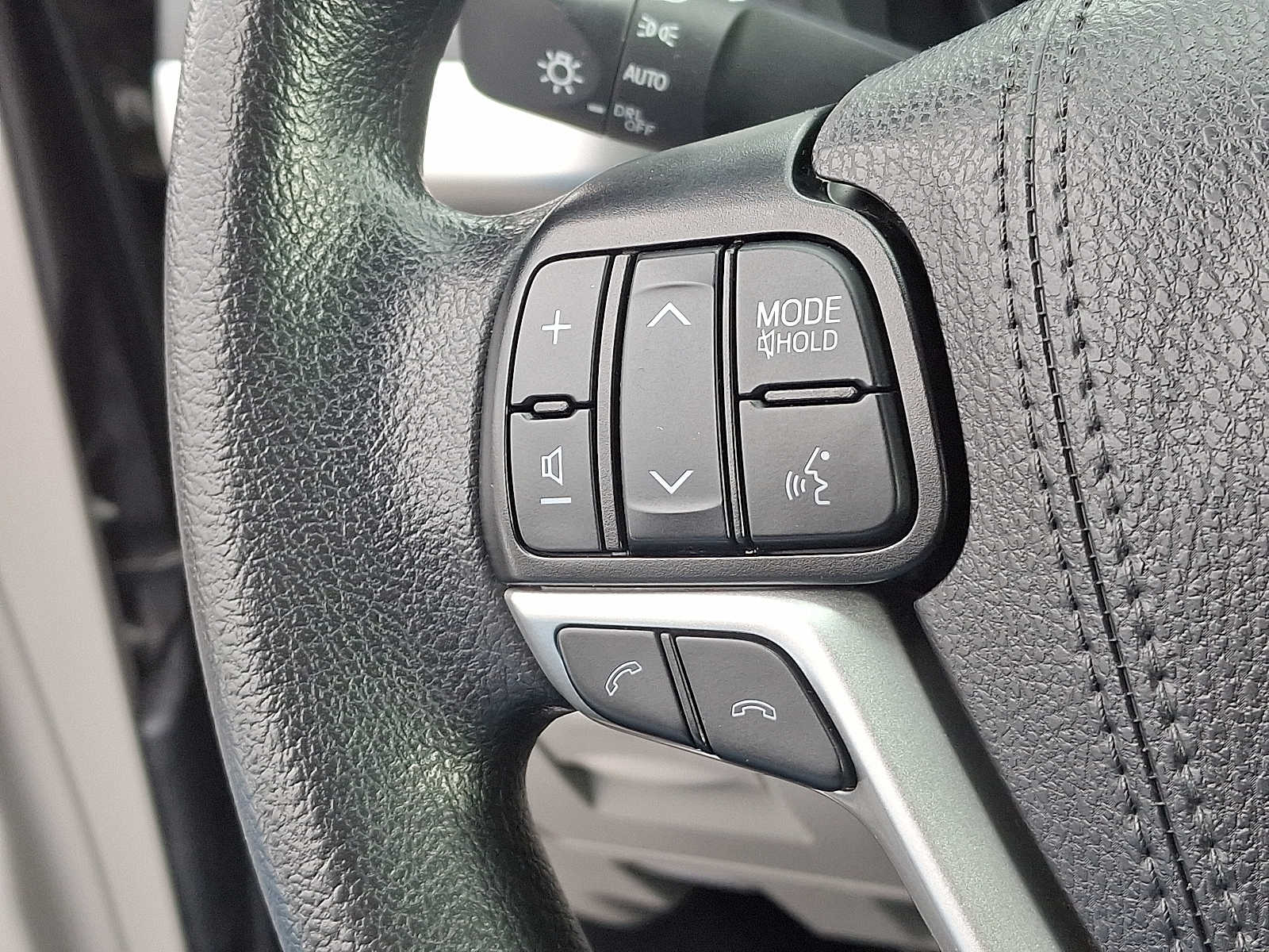 Thumbnail: 2019 Toyota Highlander - 21