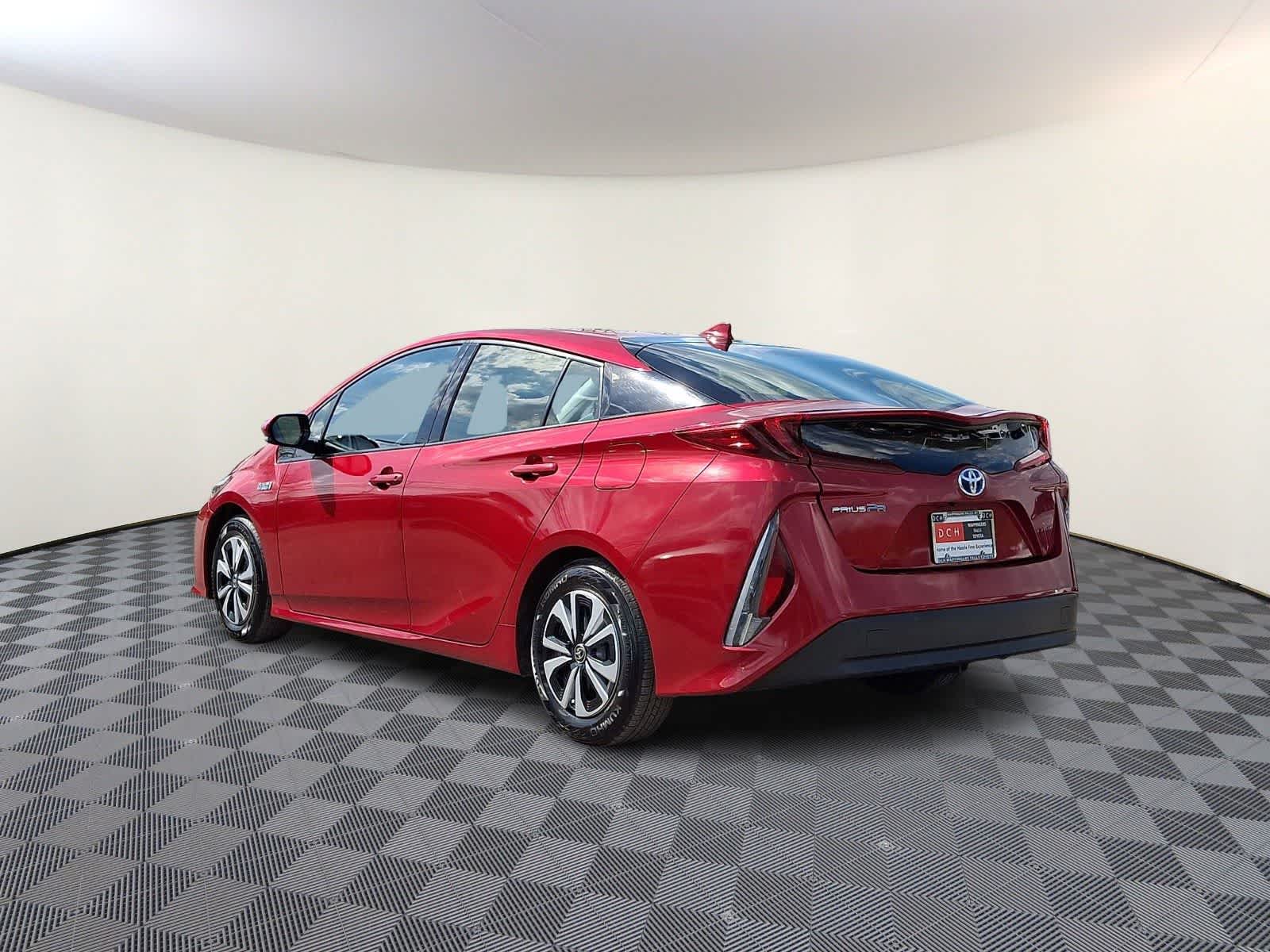 Thumbnail: 2018 Toyota Prius Prime - 8