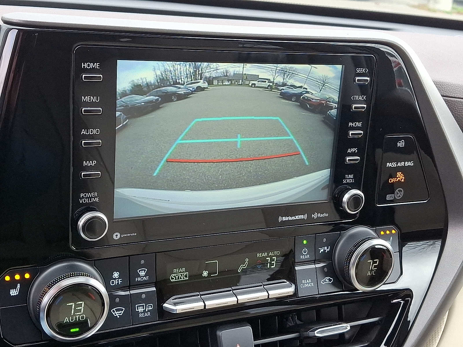 Thumbnail: 2022 Toyota Highlander - 24