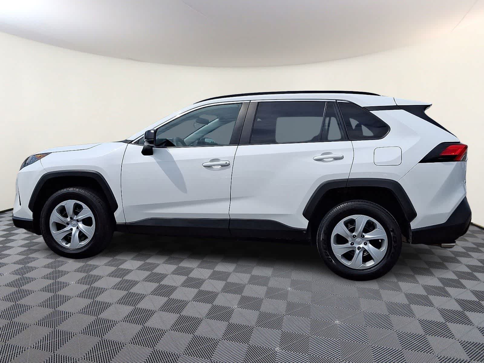 Thumbnail: 2020 Toyota RAV4 - 10