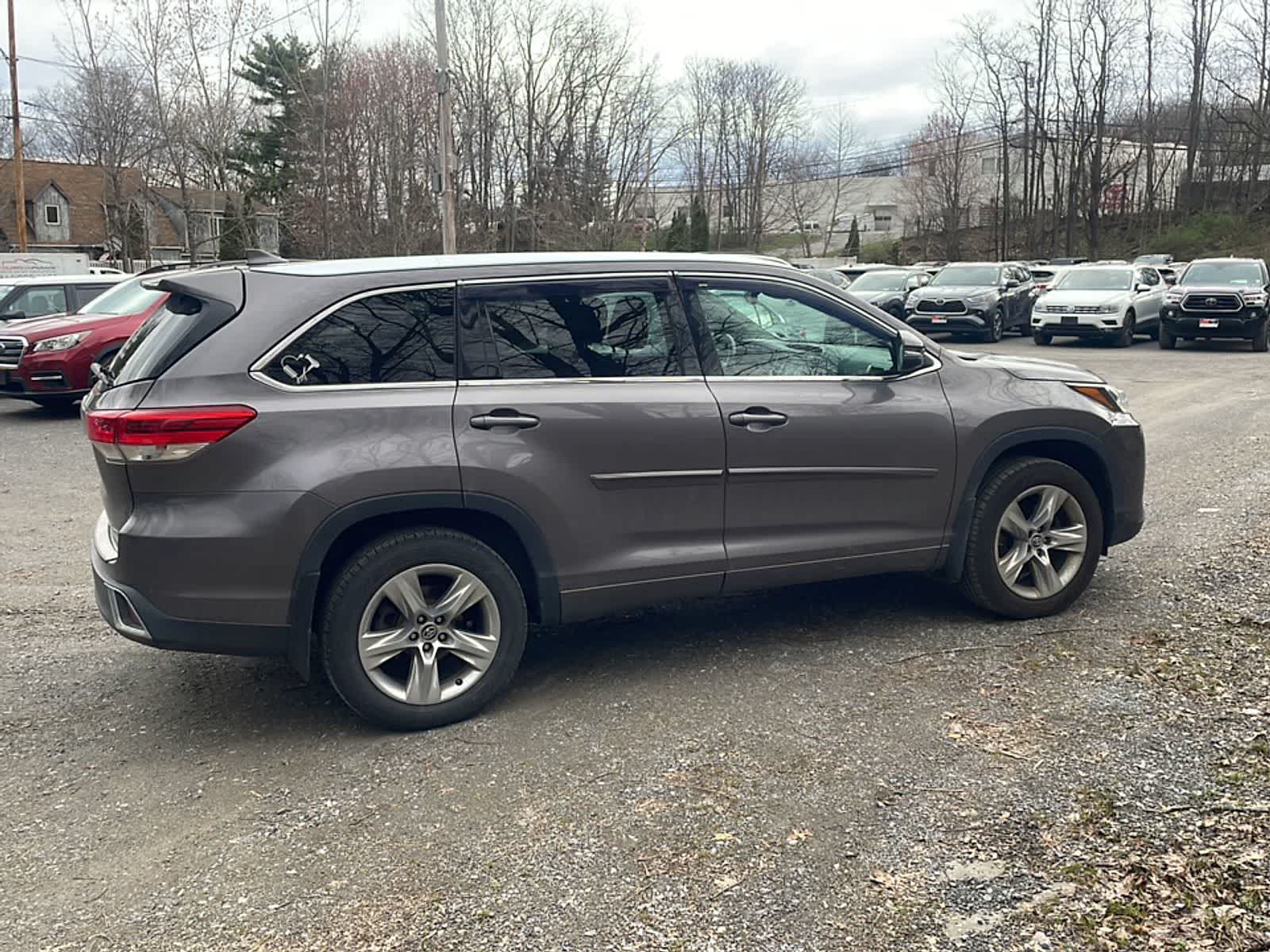 Thumbnail: 2017 Toyota Highlander - 11