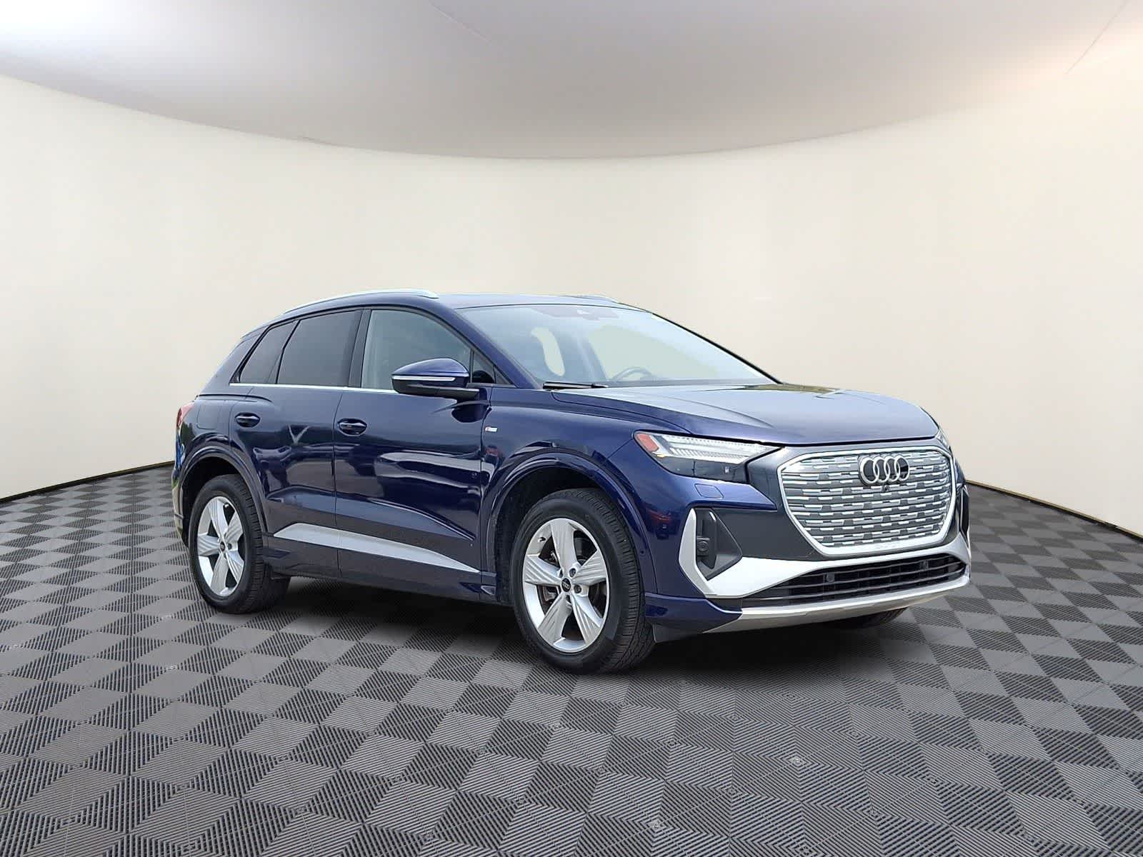 Thumbnail: 2023 Audi Q4 e-tron - 4