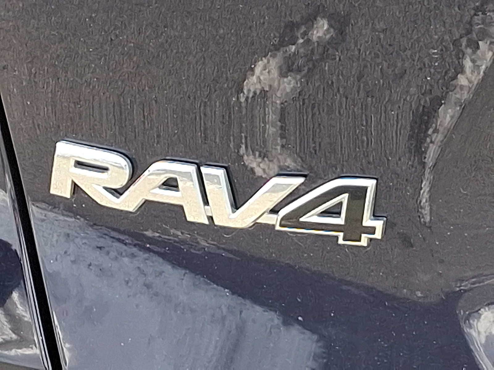 Thumbnail: 2020 Toyota RAV4 - 32