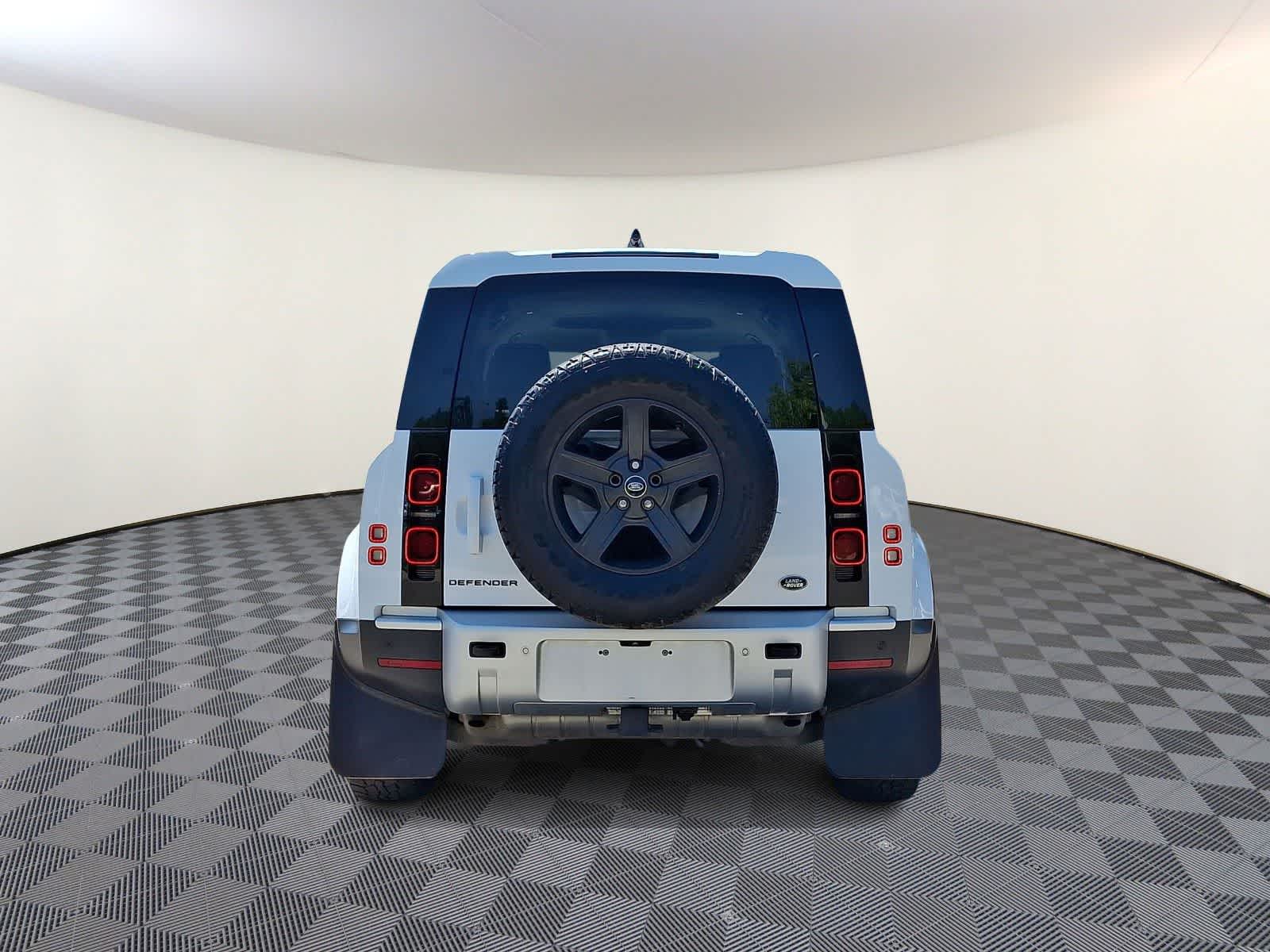 Thumbnail: 2022 Land Rover Defender - 6
