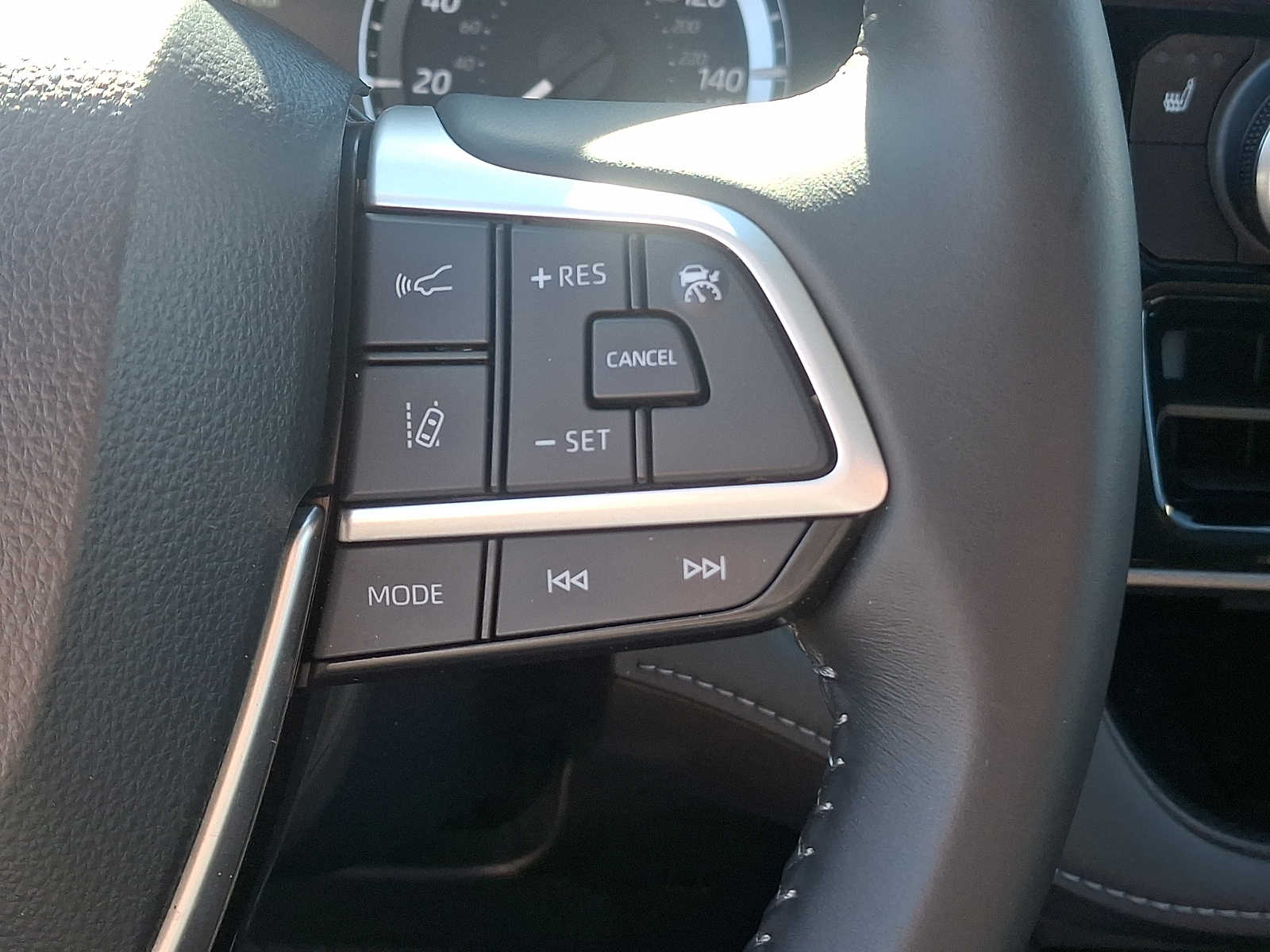 Thumbnail: 2024 Toyota Highlander - 27