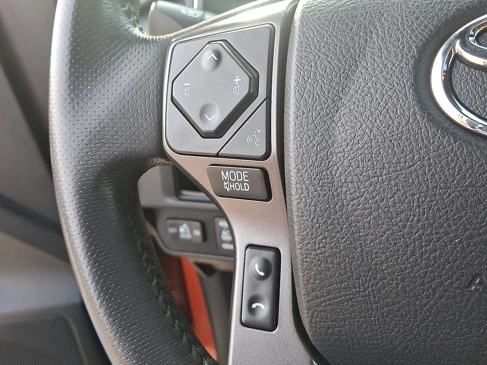 Thumbnail: 2017 Toyota Tacoma - 24