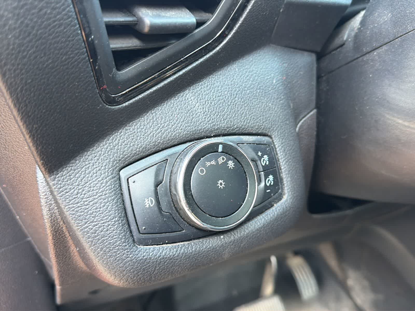 Thumbnail: 2015 Ford Escape - 9