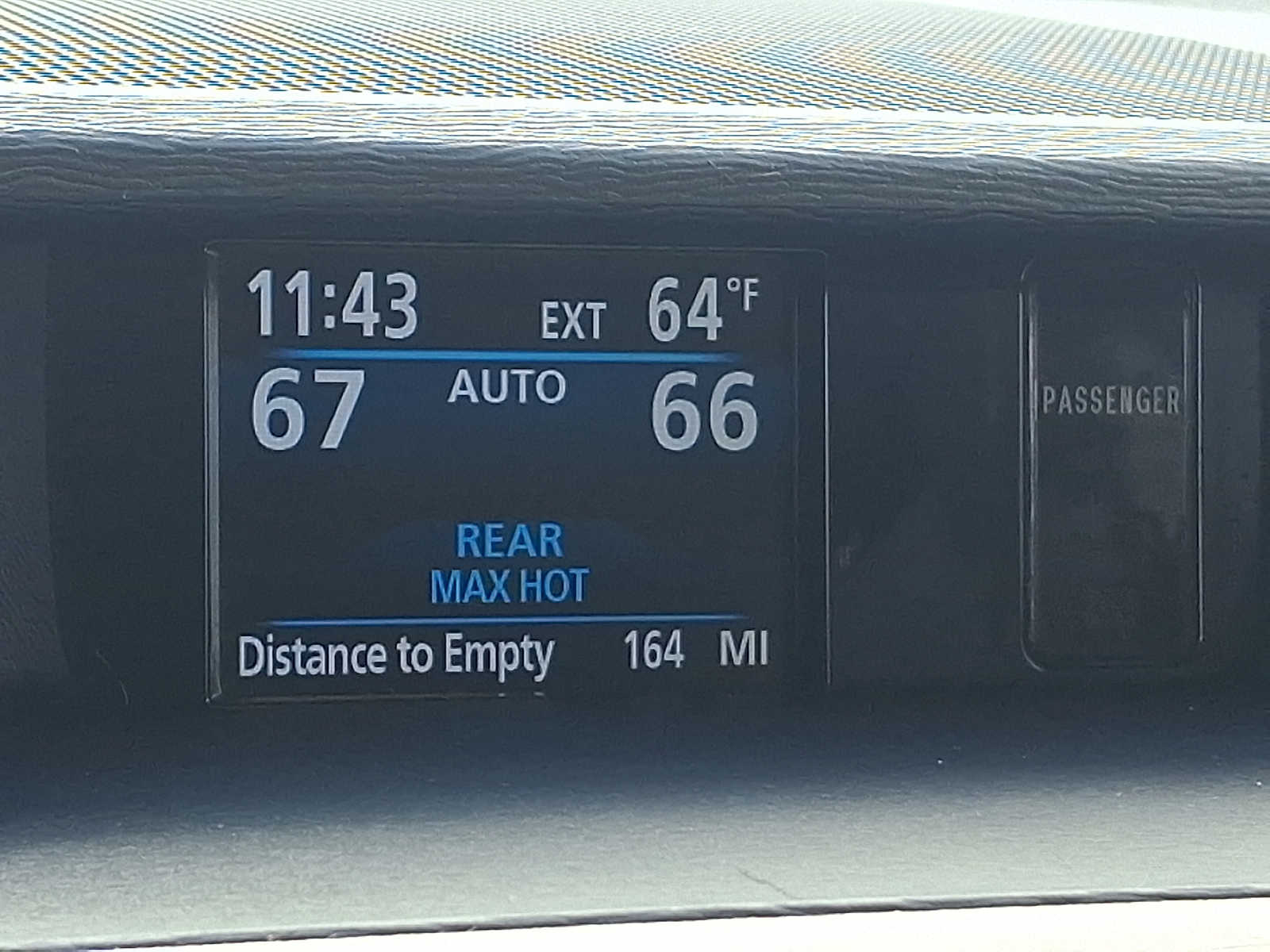 Thumbnail: 2013 Toyota Sienna - 20