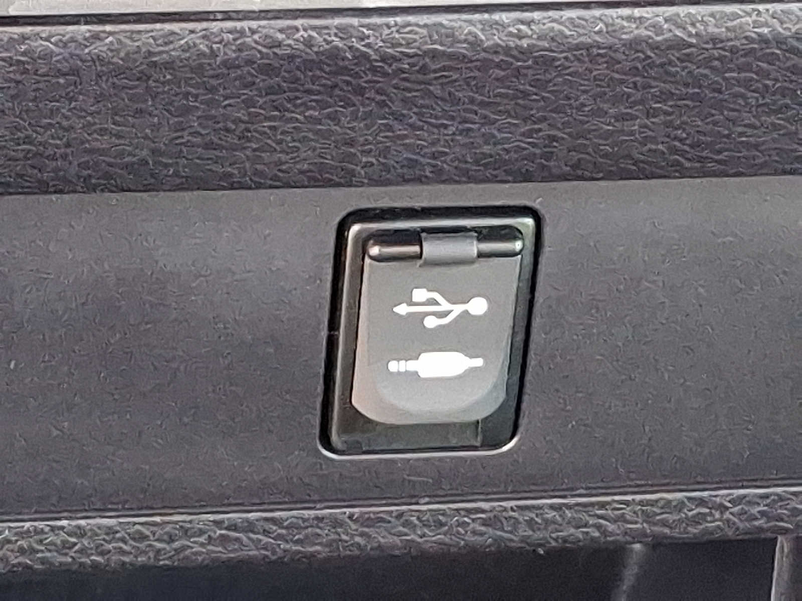 Thumbnail: 2017 Toyota Tacoma - 24