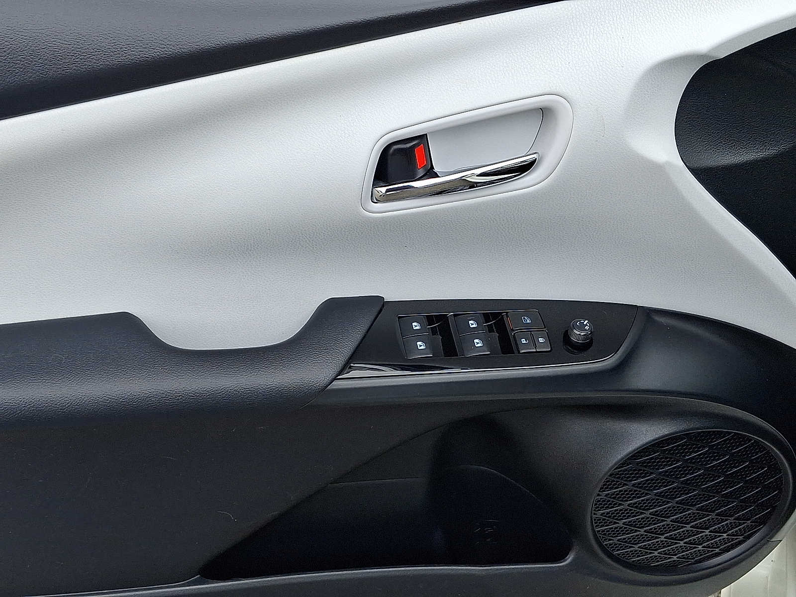 Thumbnail: 2017 Toyota Prius Prime - 14