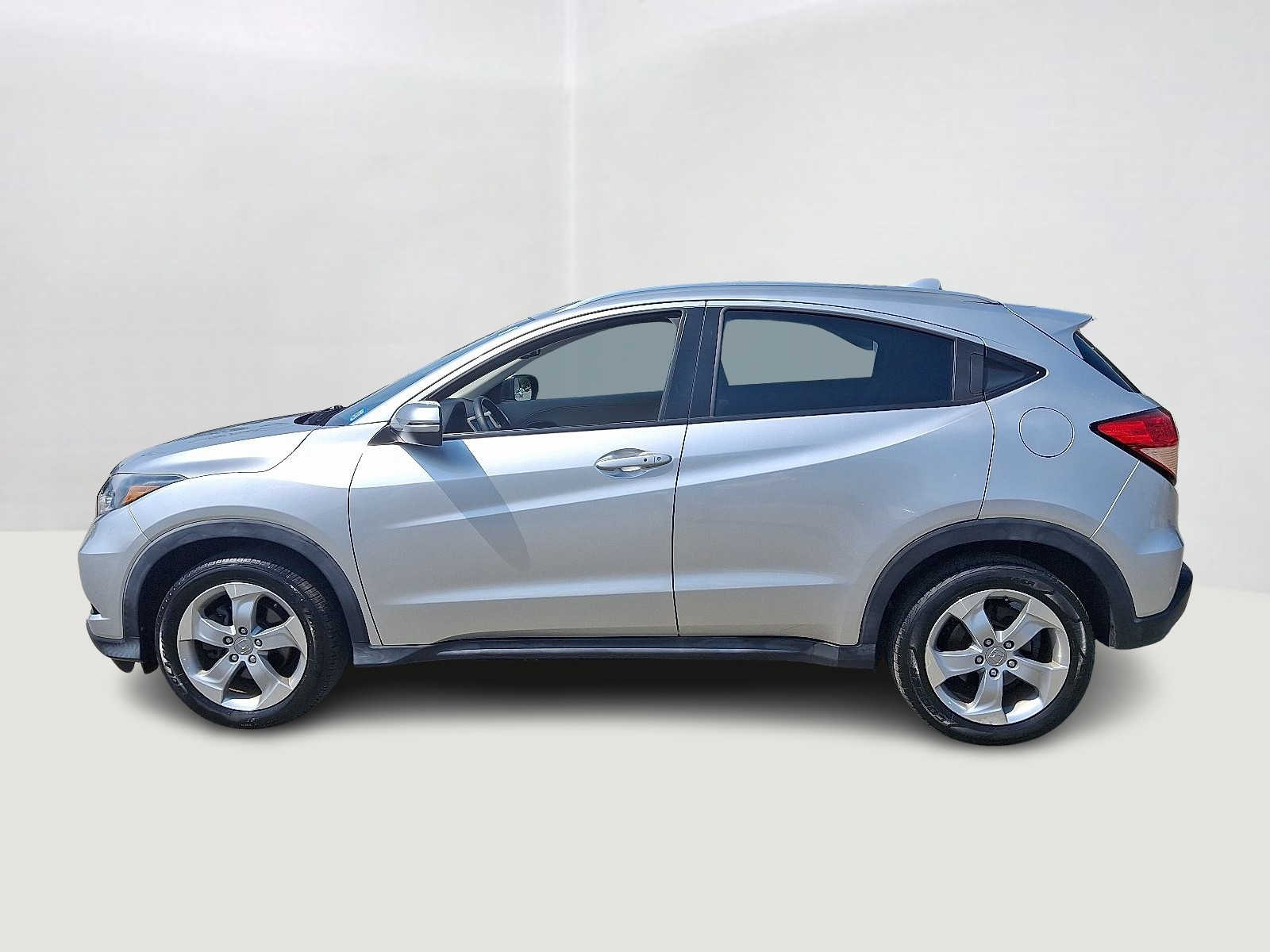 Thumbnail: 2016 Honda HR-V - 8