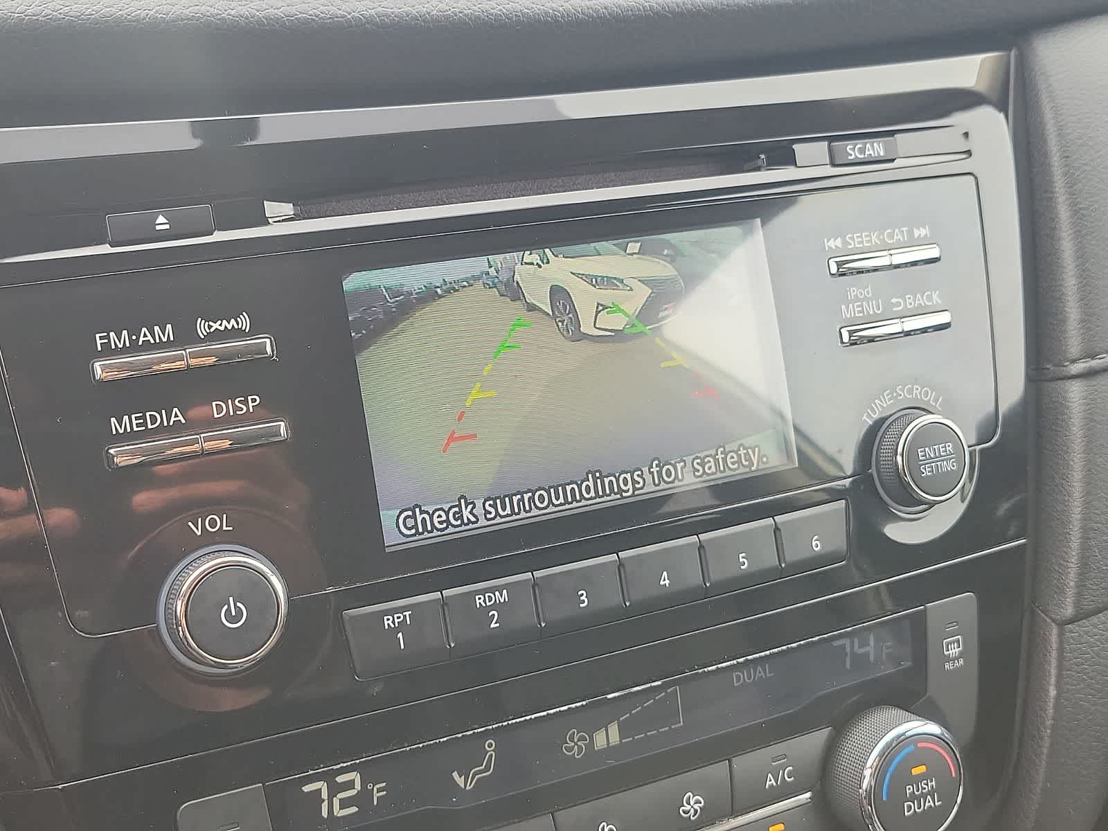 Thumbnail: 2017 Nissan Rogue - 18