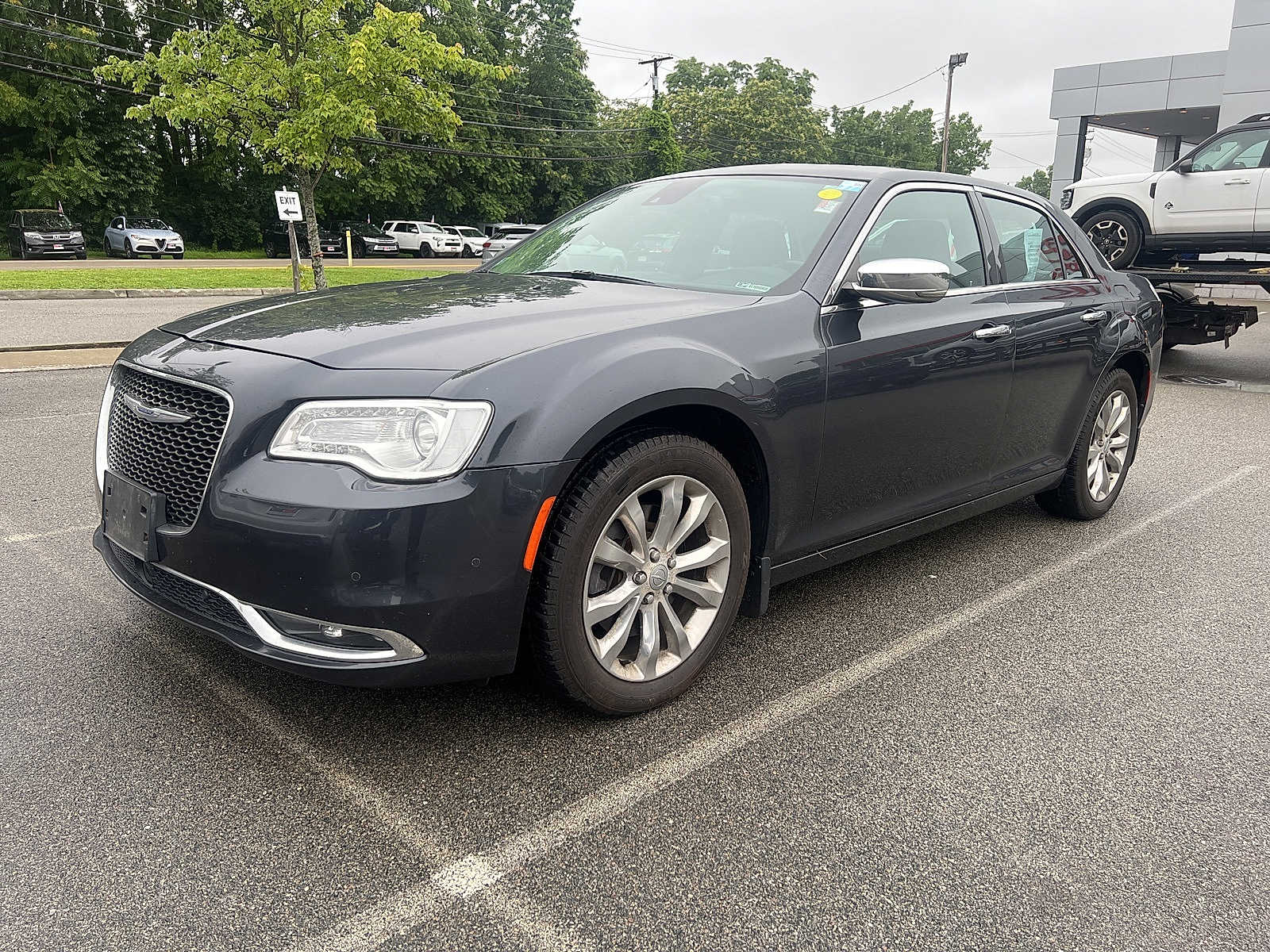 2016 Chrysler 300 C Hero Image
